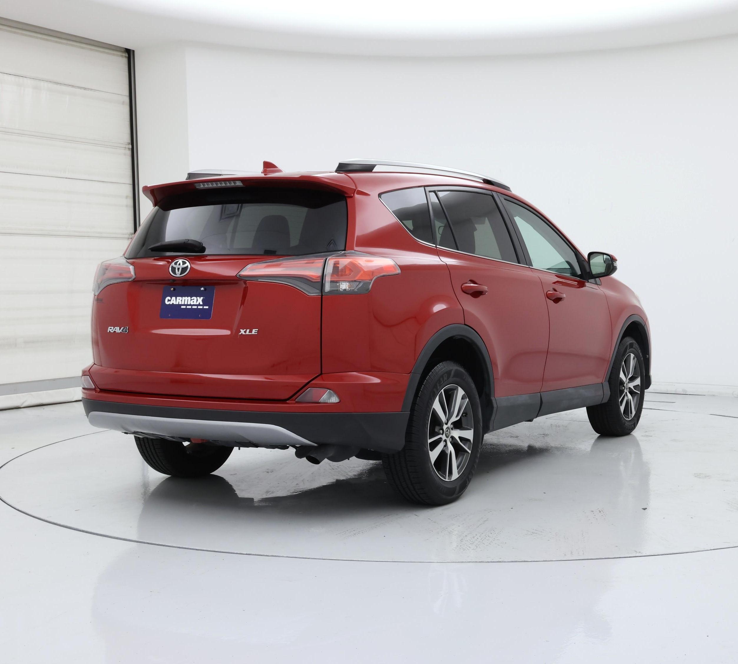 Thumbnail: 2017 Toyota RAV4 - 8