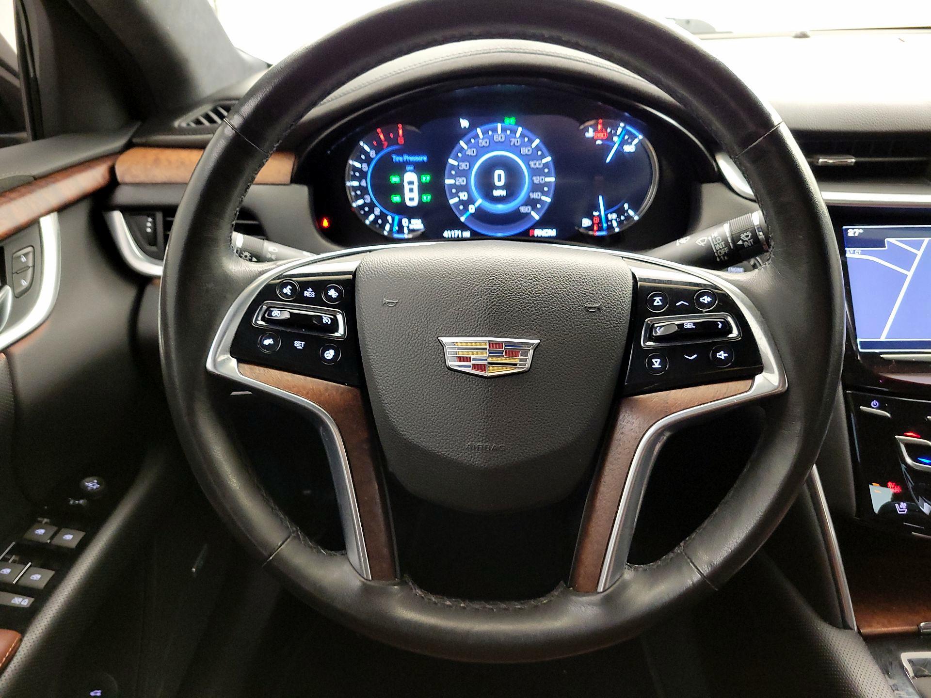 Thumbnail: 2016 Cadillac XTS - 10