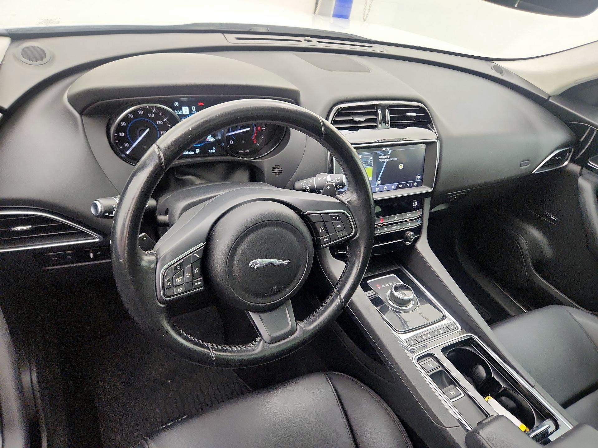 Thumbnail: 2019 Jaguar F-Pace - 9