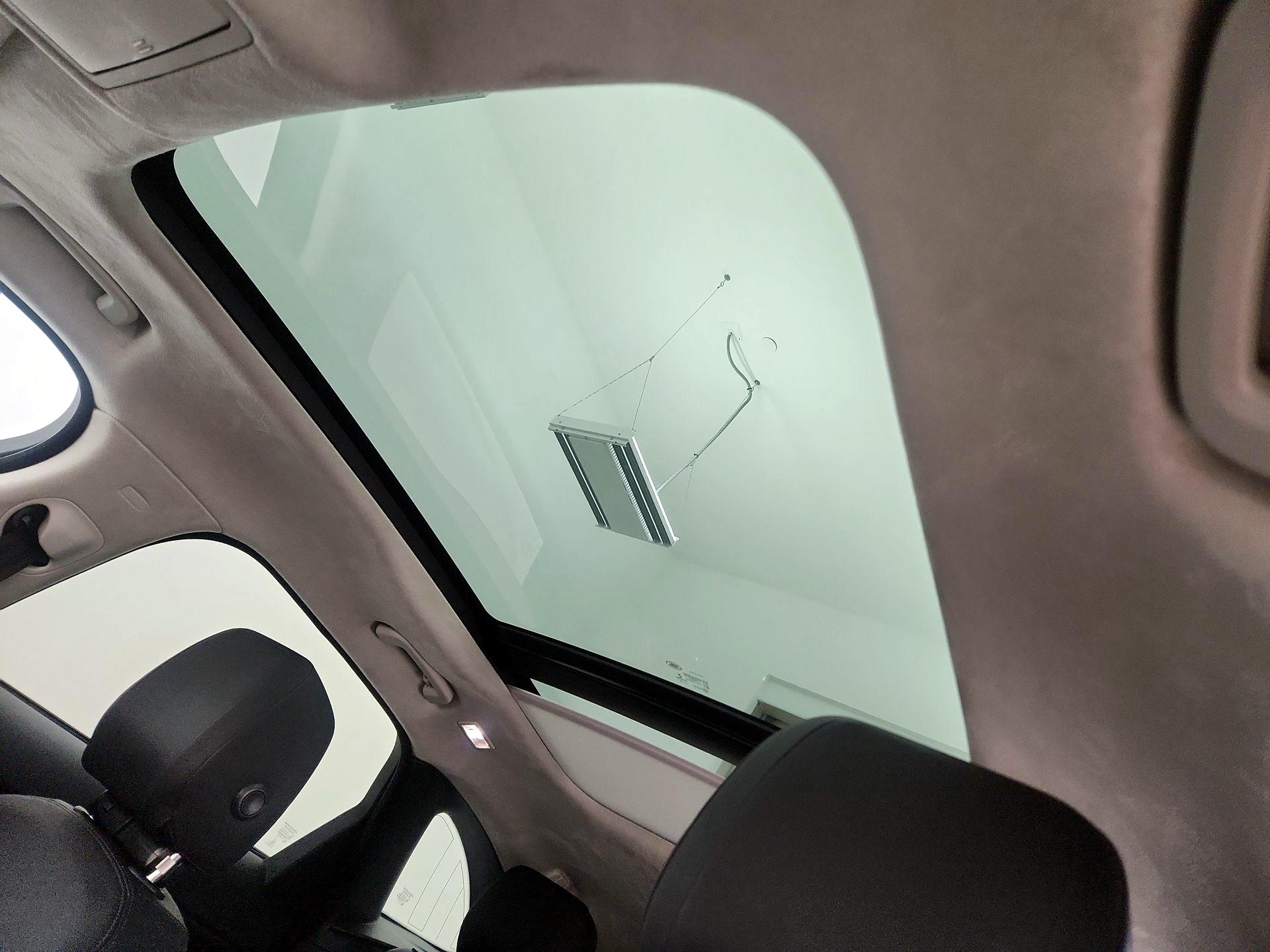 Thumbnail: 2019 Jaguar F-Pace - 20