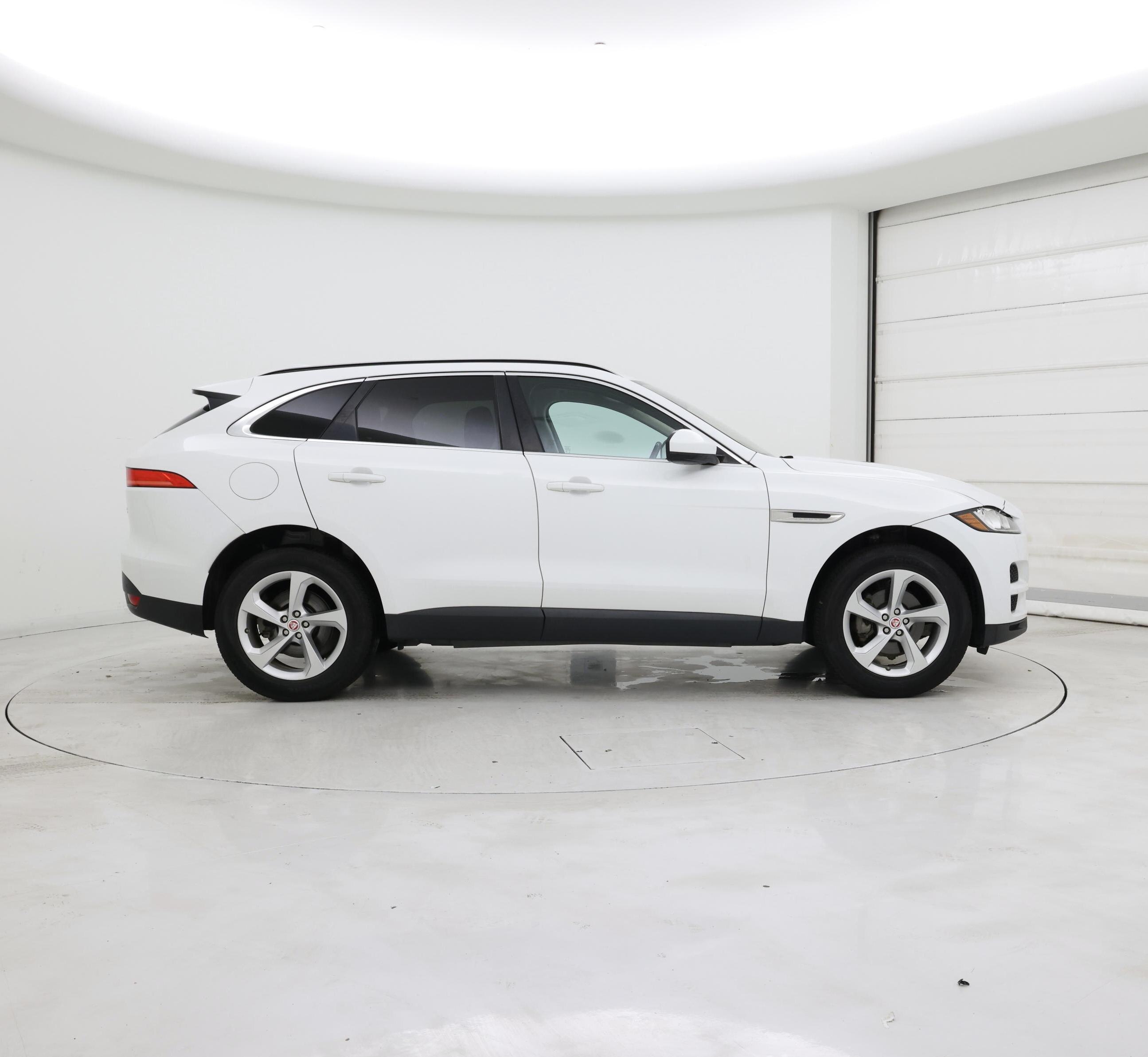 Thumbnail: 2019 Jaguar F-Pace - 7