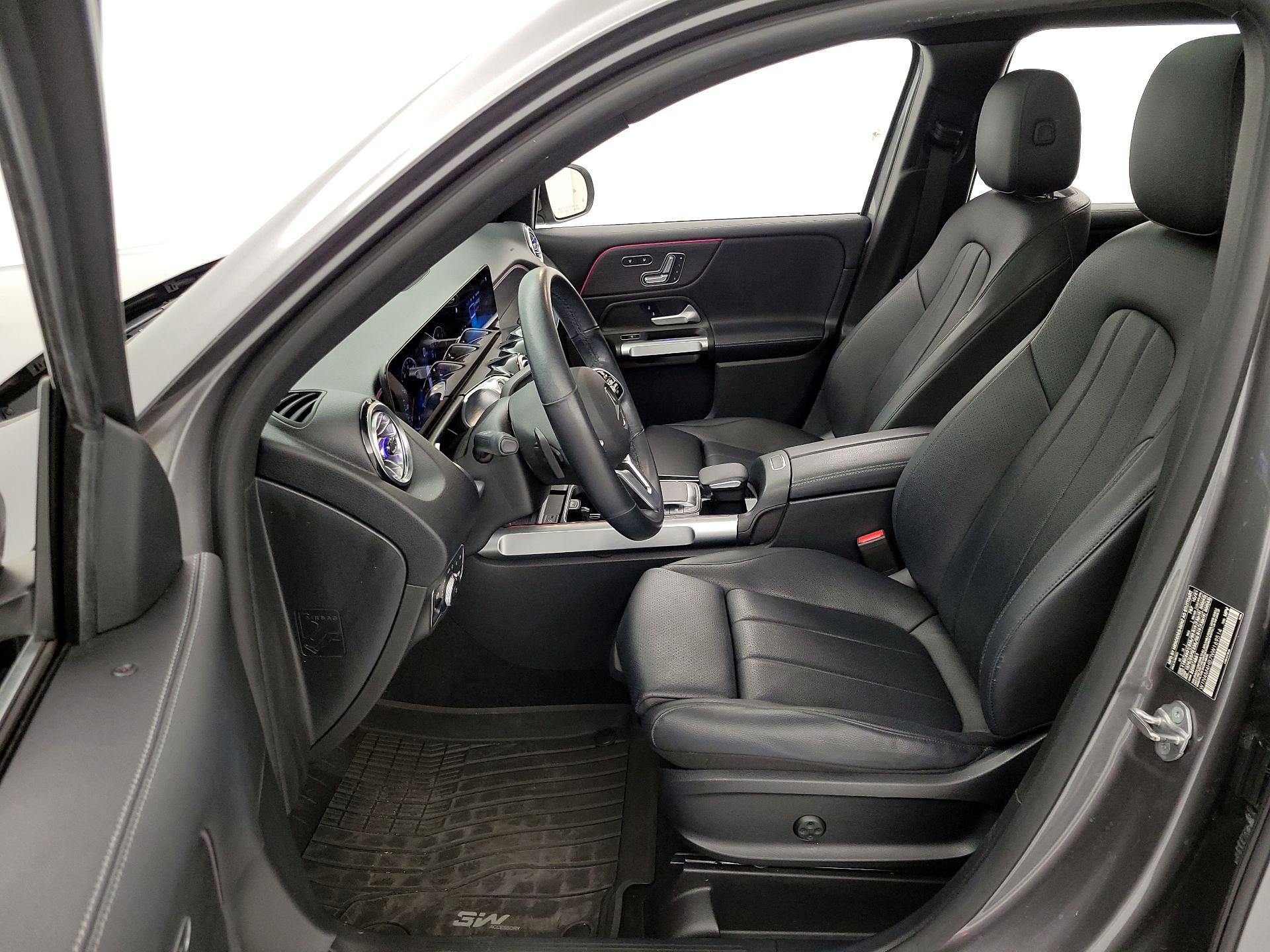 Thumbnail: 2022 Mercedes-Benz GLB - 11