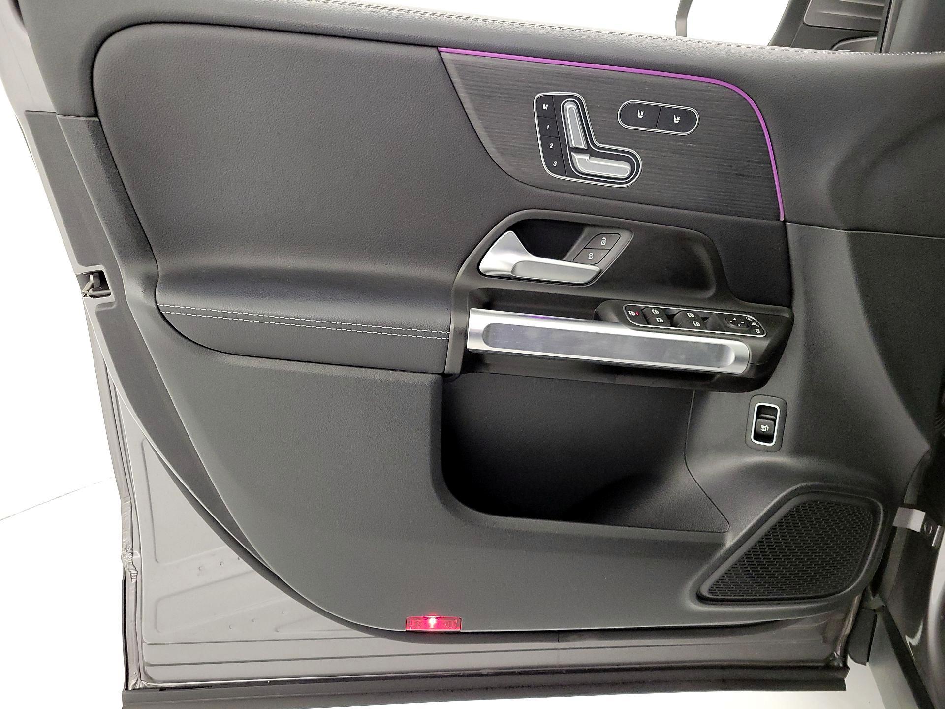 Thumbnail: 2022 Mercedes-Benz GLB - 12