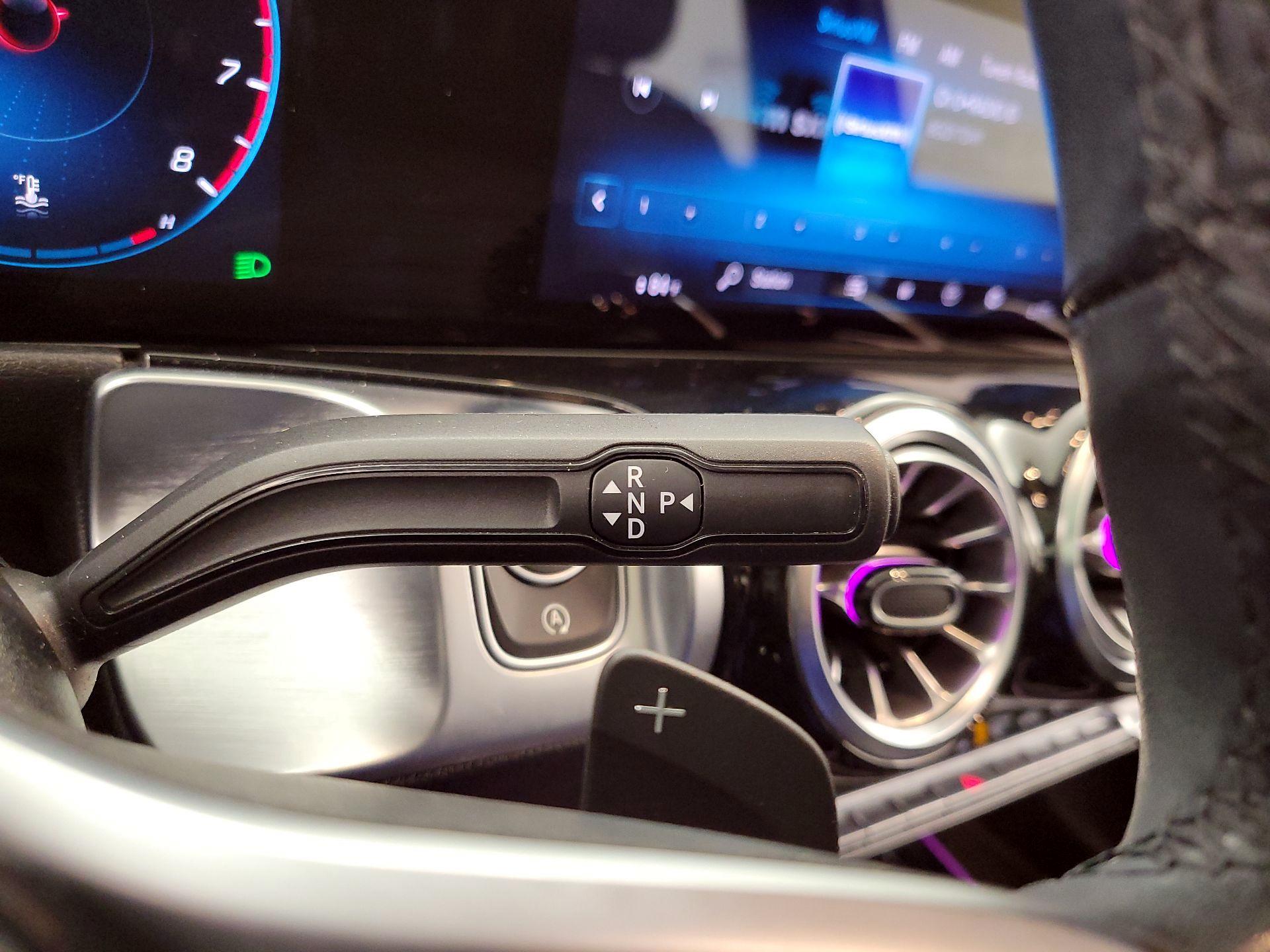 Thumbnail: 2022 Mercedes-Benz GLB - 17