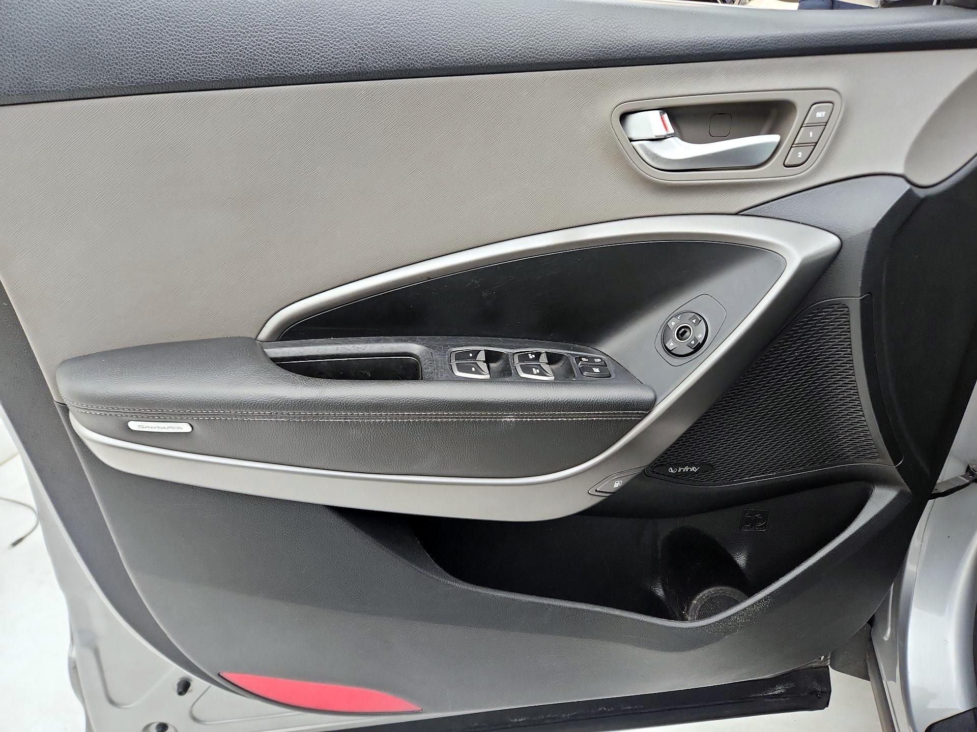 Thumbnail: 2015 Hyundai Santa Fe - 12