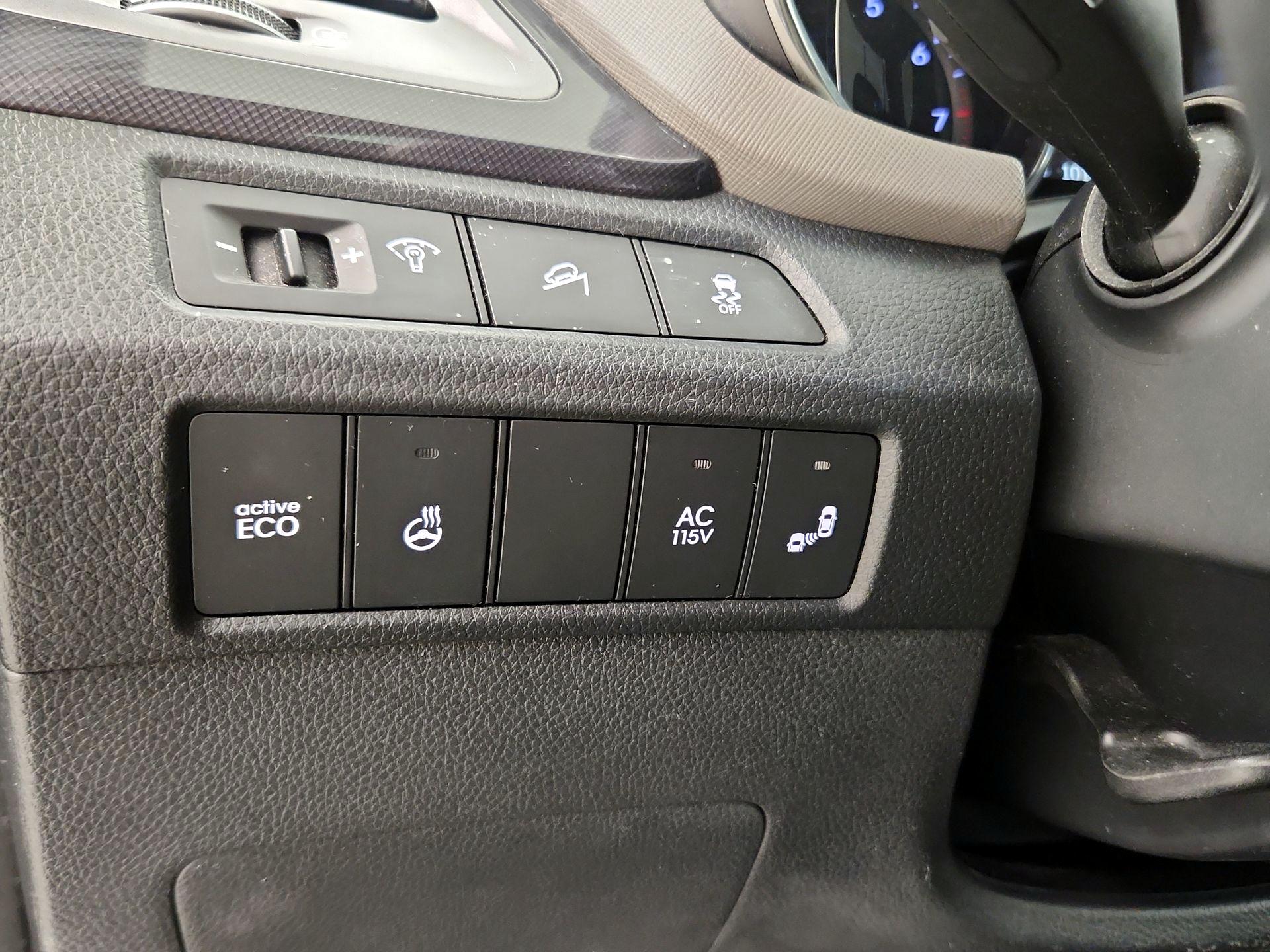 Thumbnail: 2015 Hyundai Santa Fe - 13