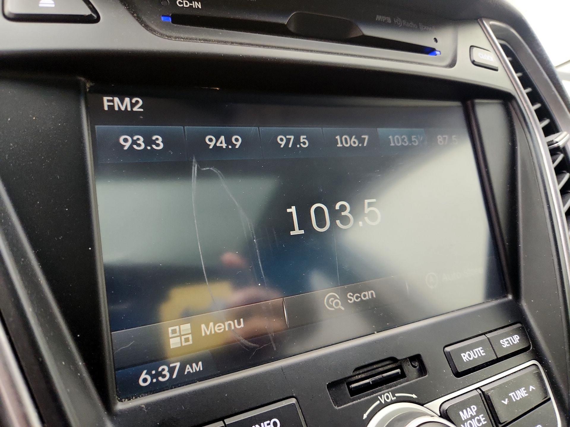 Thumbnail: 2015 Hyundai Santa Fe - 16