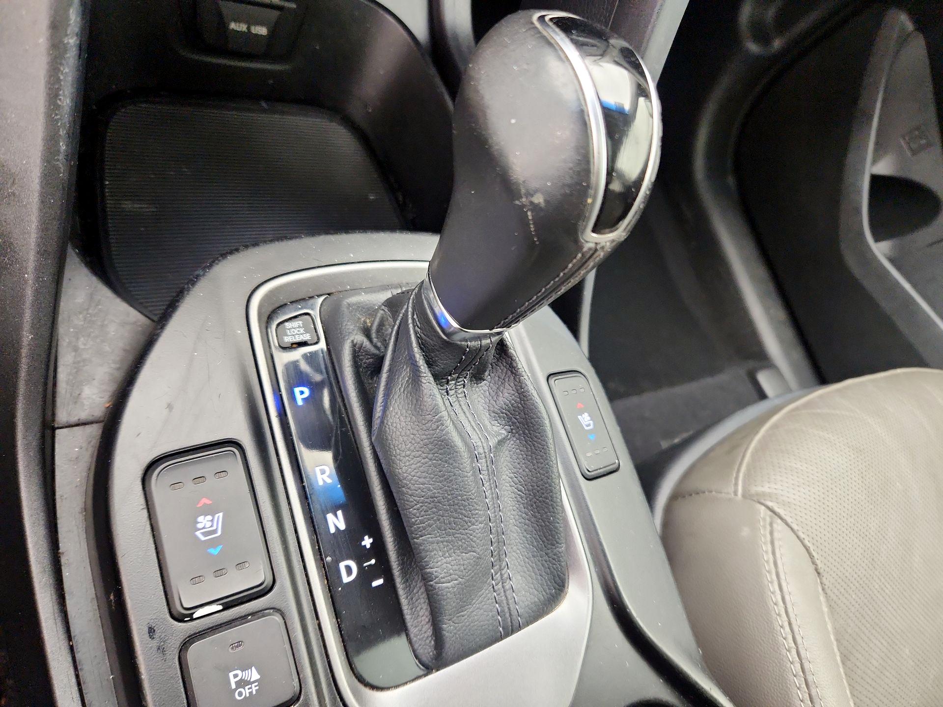 Thumbnail: 2015 Hyundai Santa Fe - 18