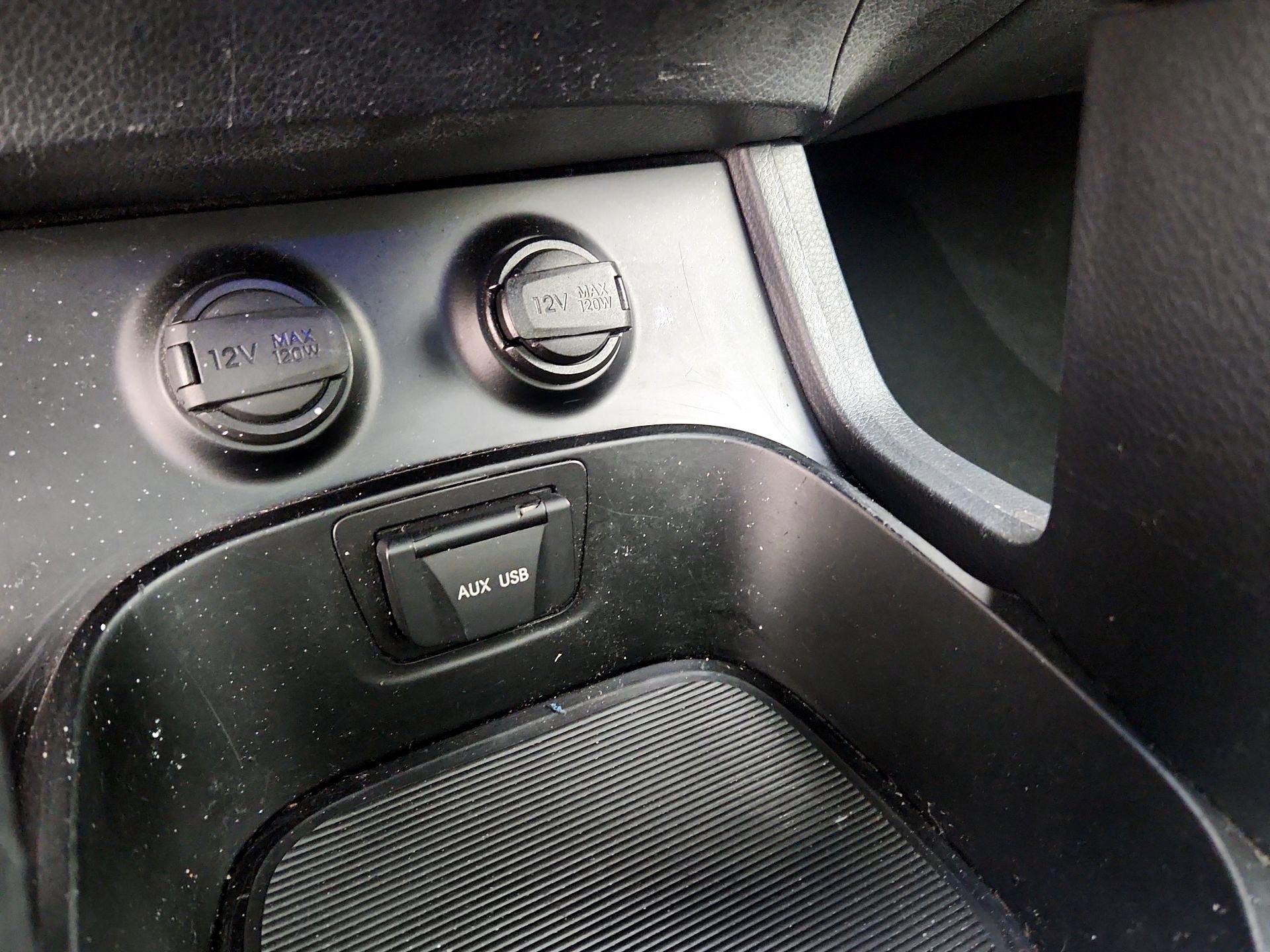 Thumbnail: 2015 Hyundai Santa Fe - 19