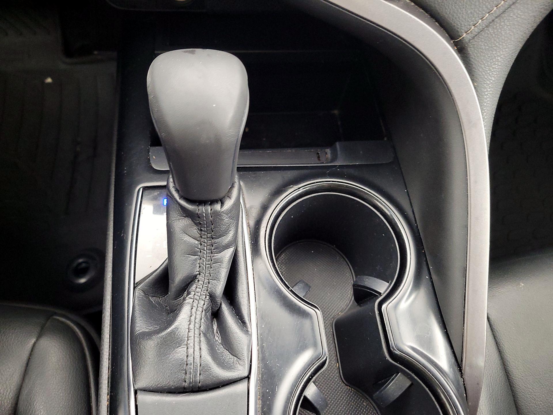 Thumbnail: 2018 Toyota Camry - 17