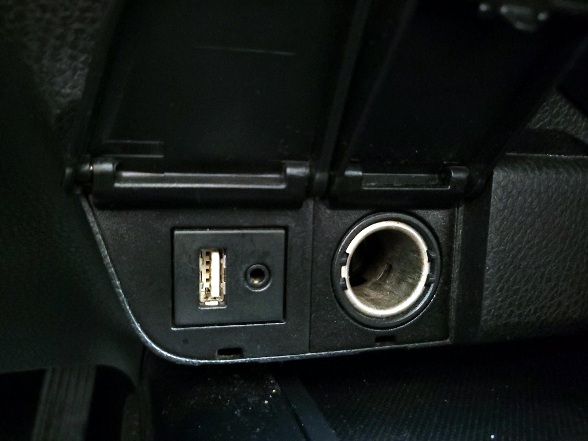 Thumbnail: 2018 Toyota Camry - 18