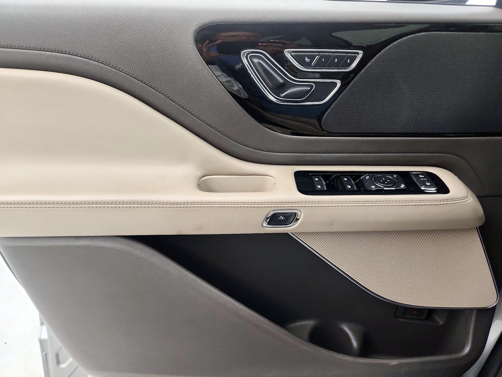 Thumbnail: 2021 Lincoln Aviator - 12