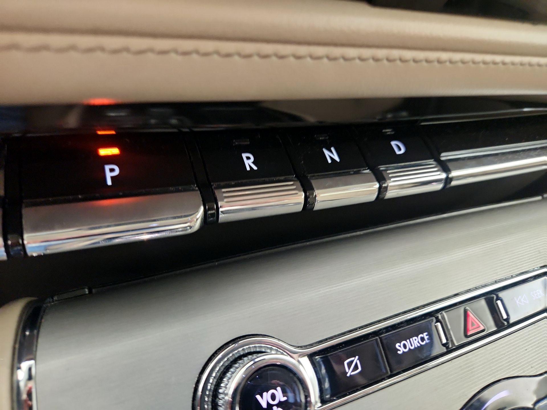 Thumbnail: 2021 Lincoln Aviator - 18