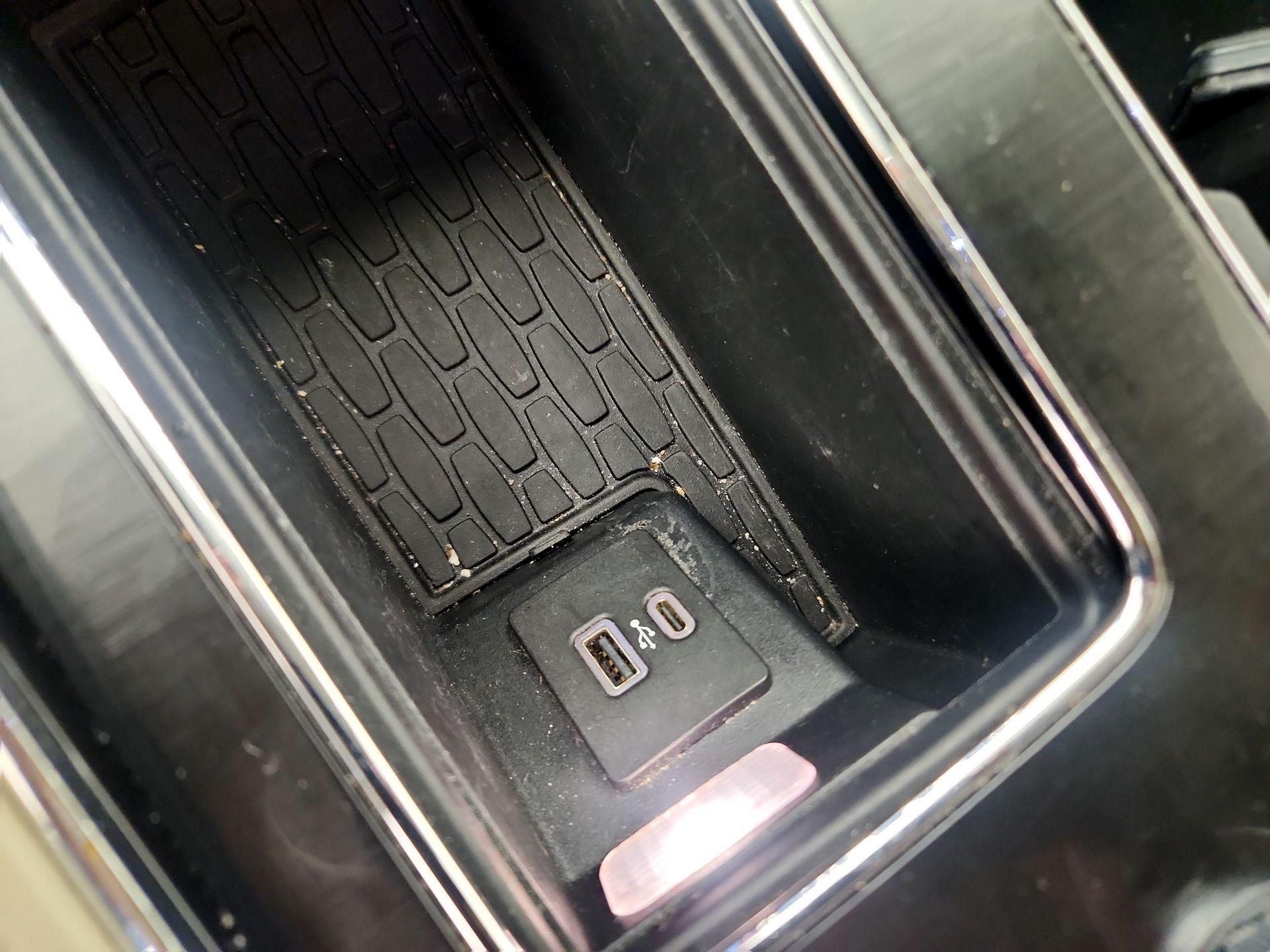 Thumbnail: 2021 Lincoln Aviator - 19