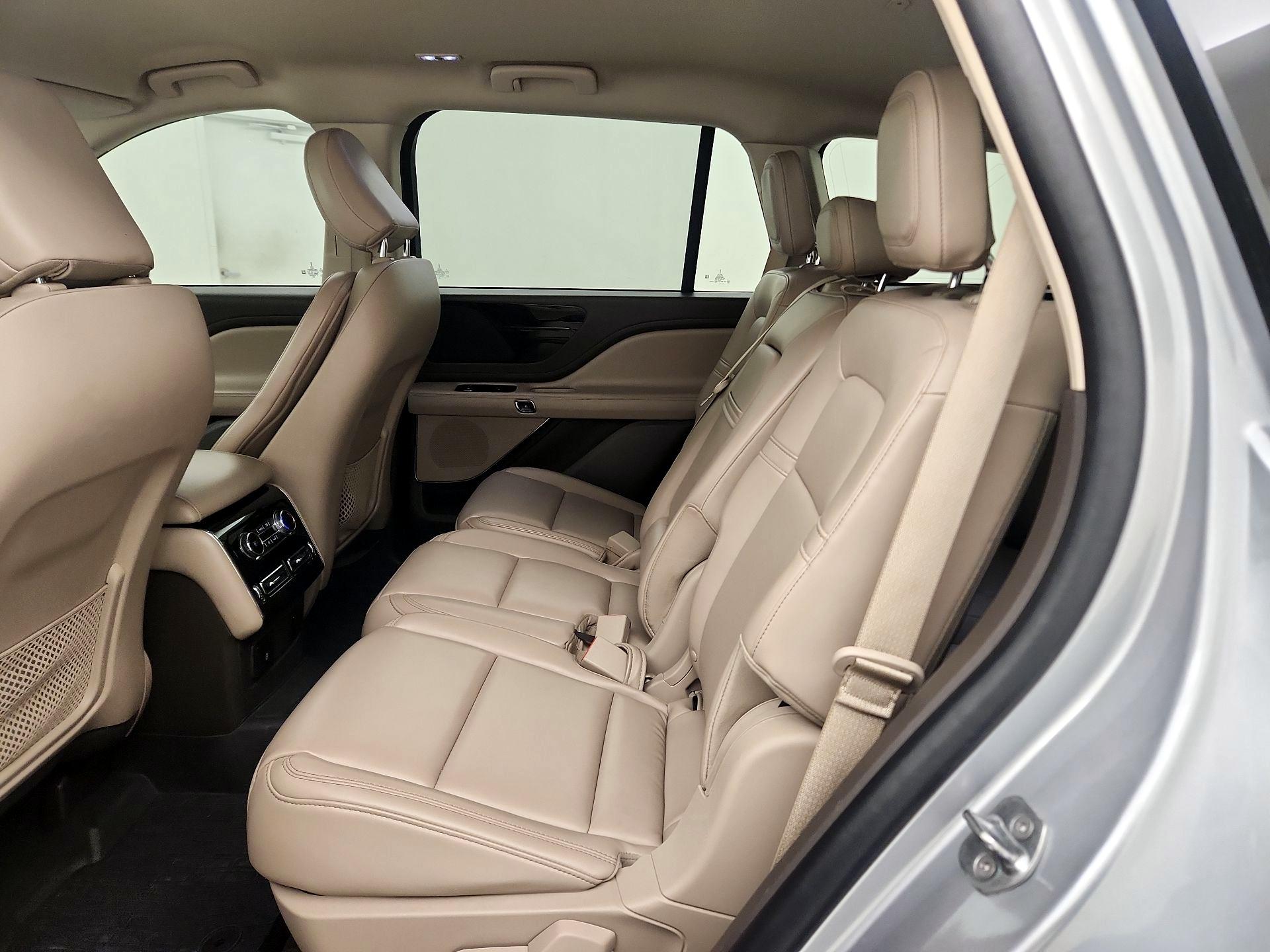 Thumbnail: 2021 Lincoln Aviator - 20