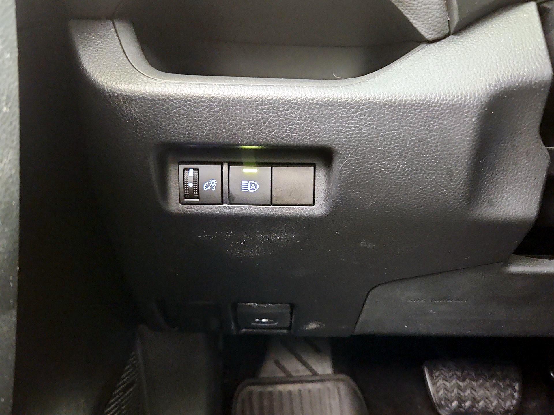 Thumbnail: 2019 Toyota RAV4 - 13