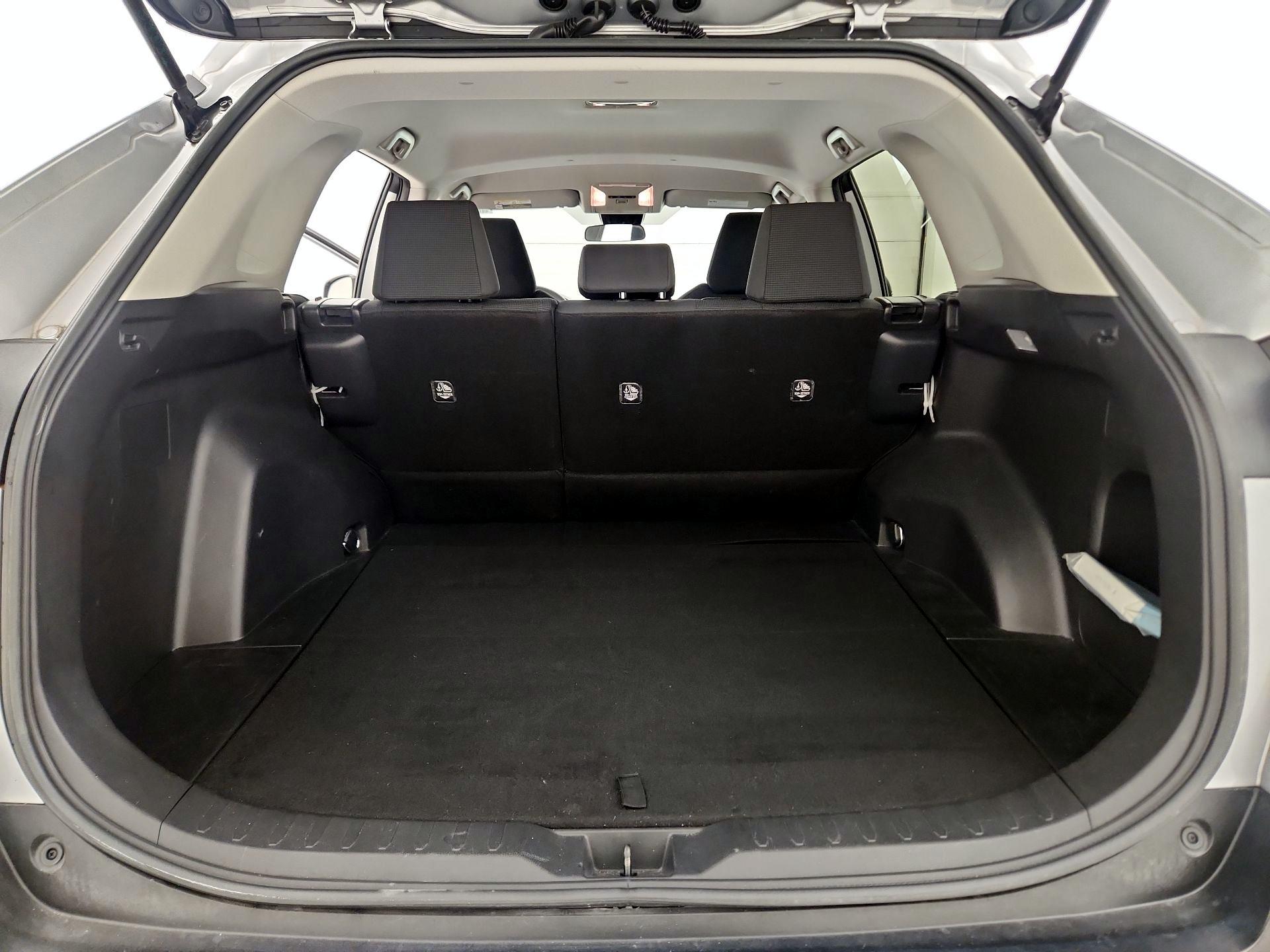 Thumbnail: 2019 Toyota RAV4 - 20