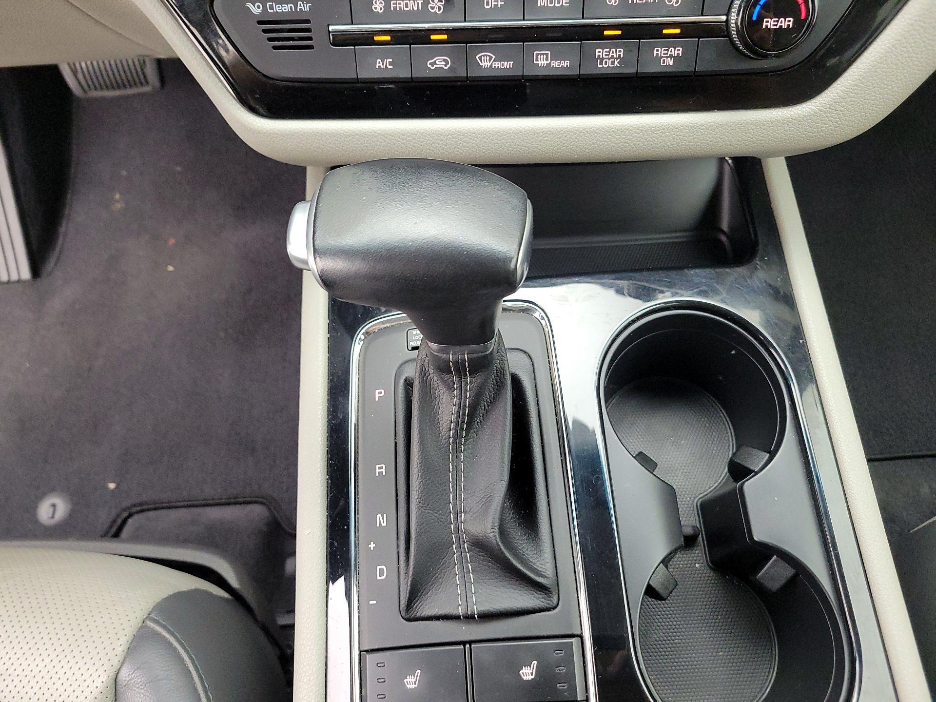 Thumbnail: 2018 Kia Sedona - 17