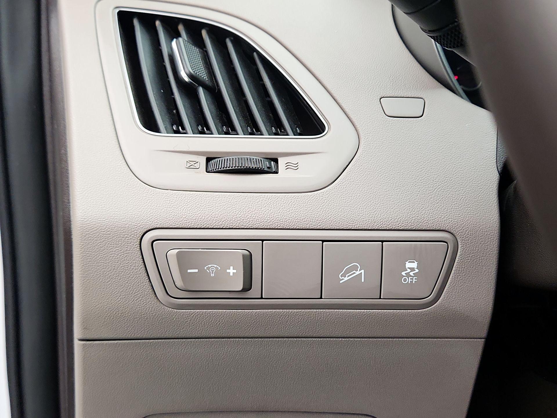 Thumbnail: 2015 Hyundai Tucson - 13