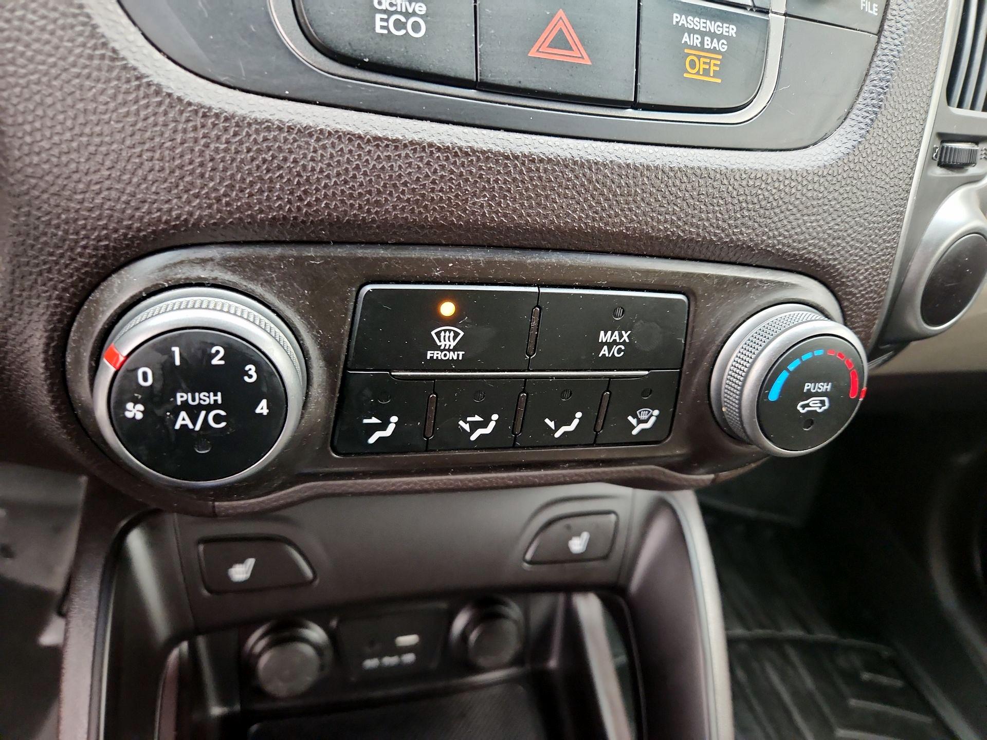 Thumbnail: 2015 Hyundai Tucson - 16