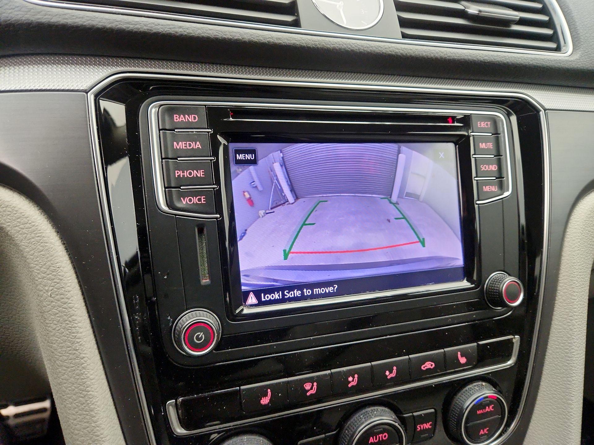 Thumbnail: 2017 Volkswagen Passat - 14