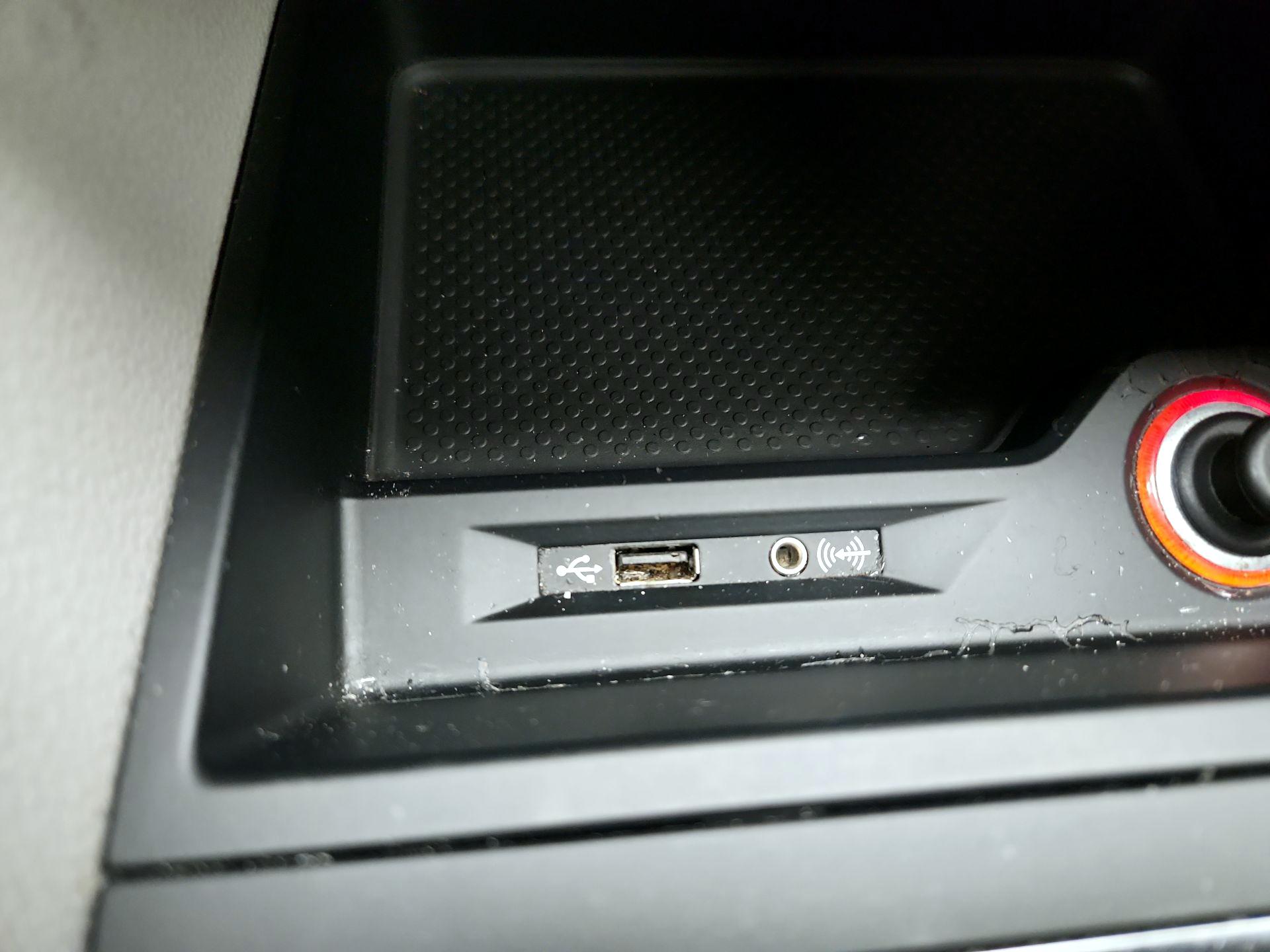 Thumbnail: 2017 Volkswagen Passat - 18