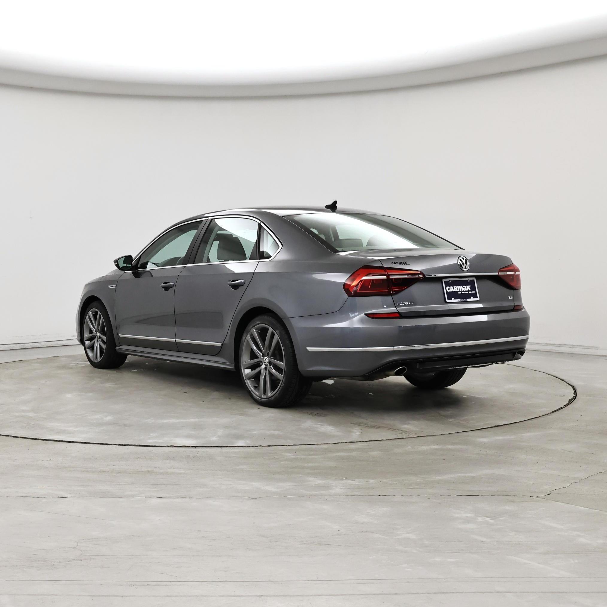 Thumbnail: 2017 Volkswagen Passat - 2