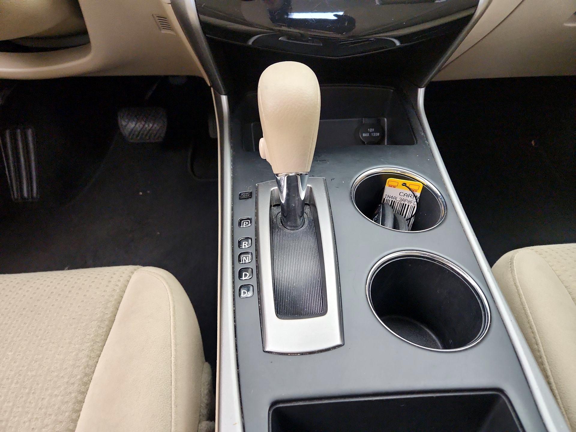 Thumbnail: 2015 Nissan Altima - 16