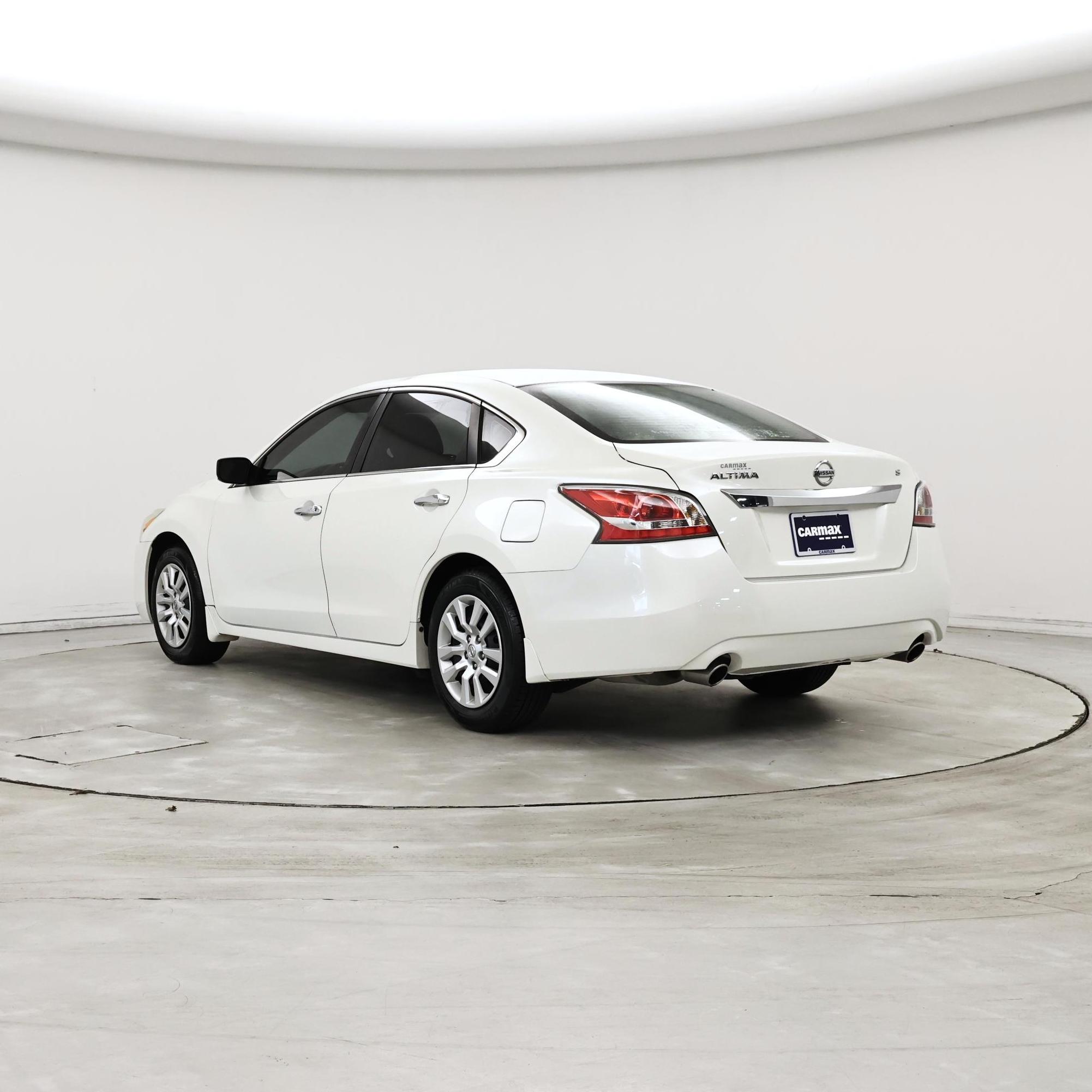 Thumbnail: 2015 Nissan Altima - 2