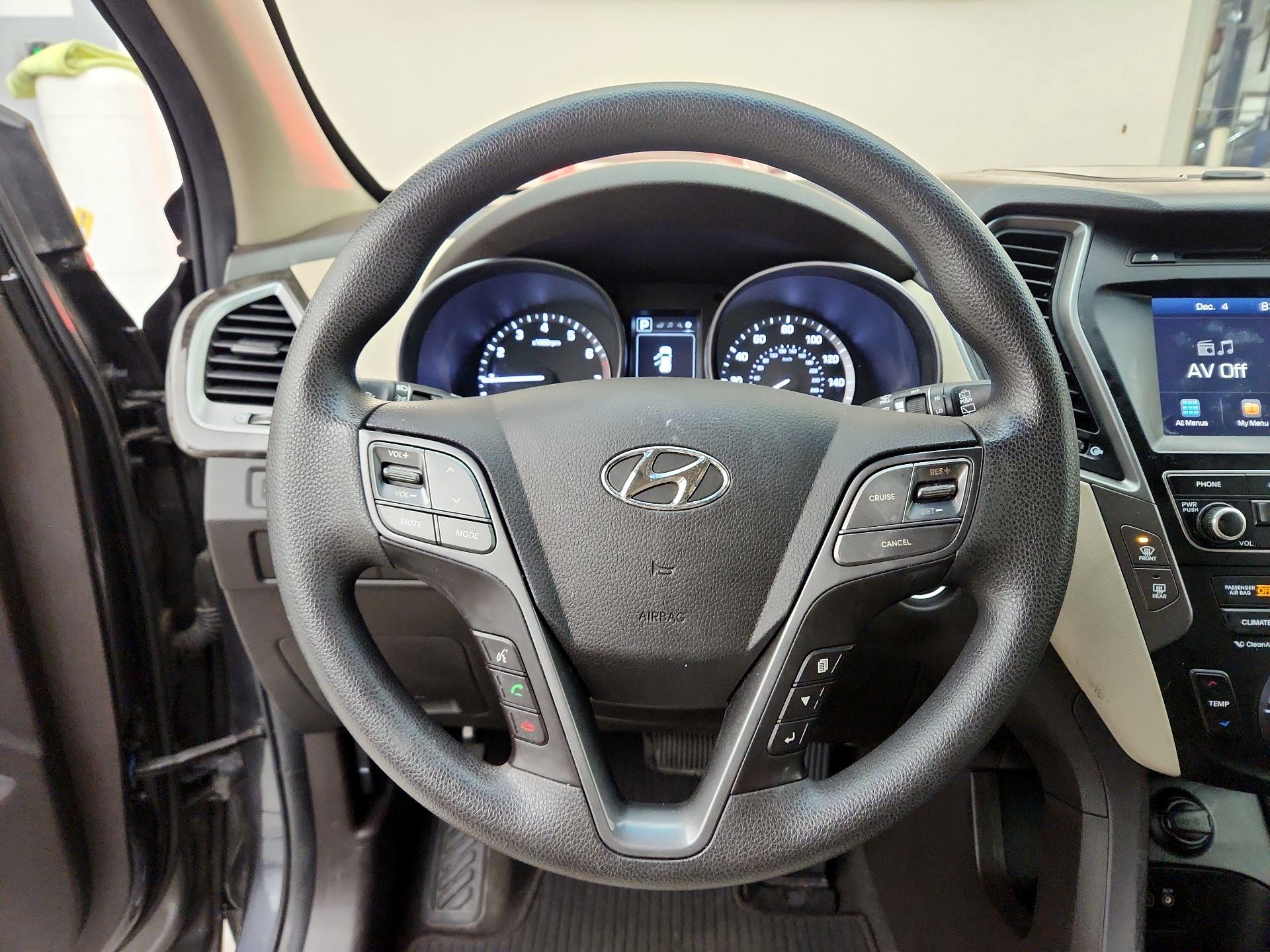 Thumbnail: 2018 Hyundai Santa Fe - 10