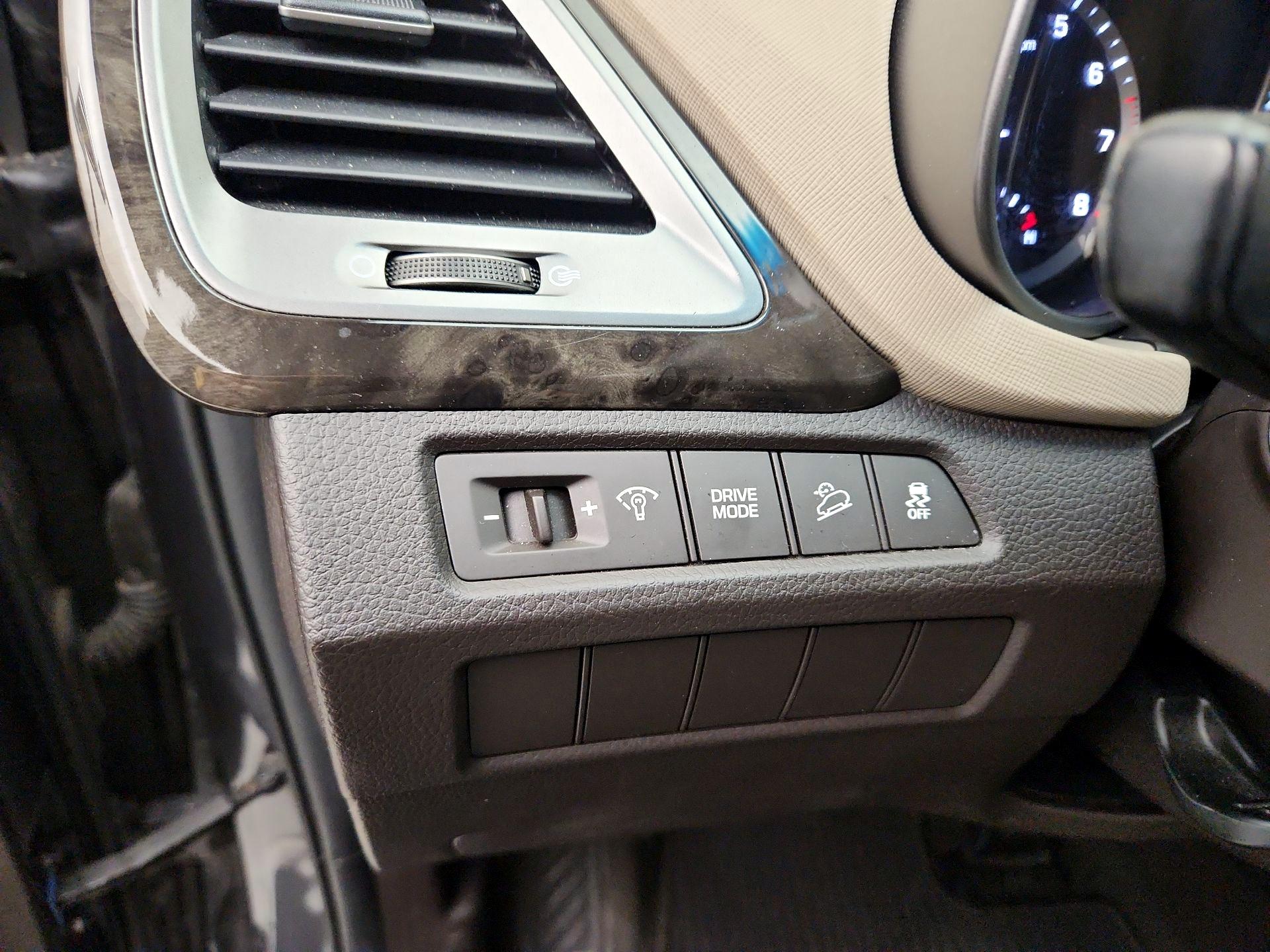 Thumbnail: 2018 Hyundai Santa Fe - 13