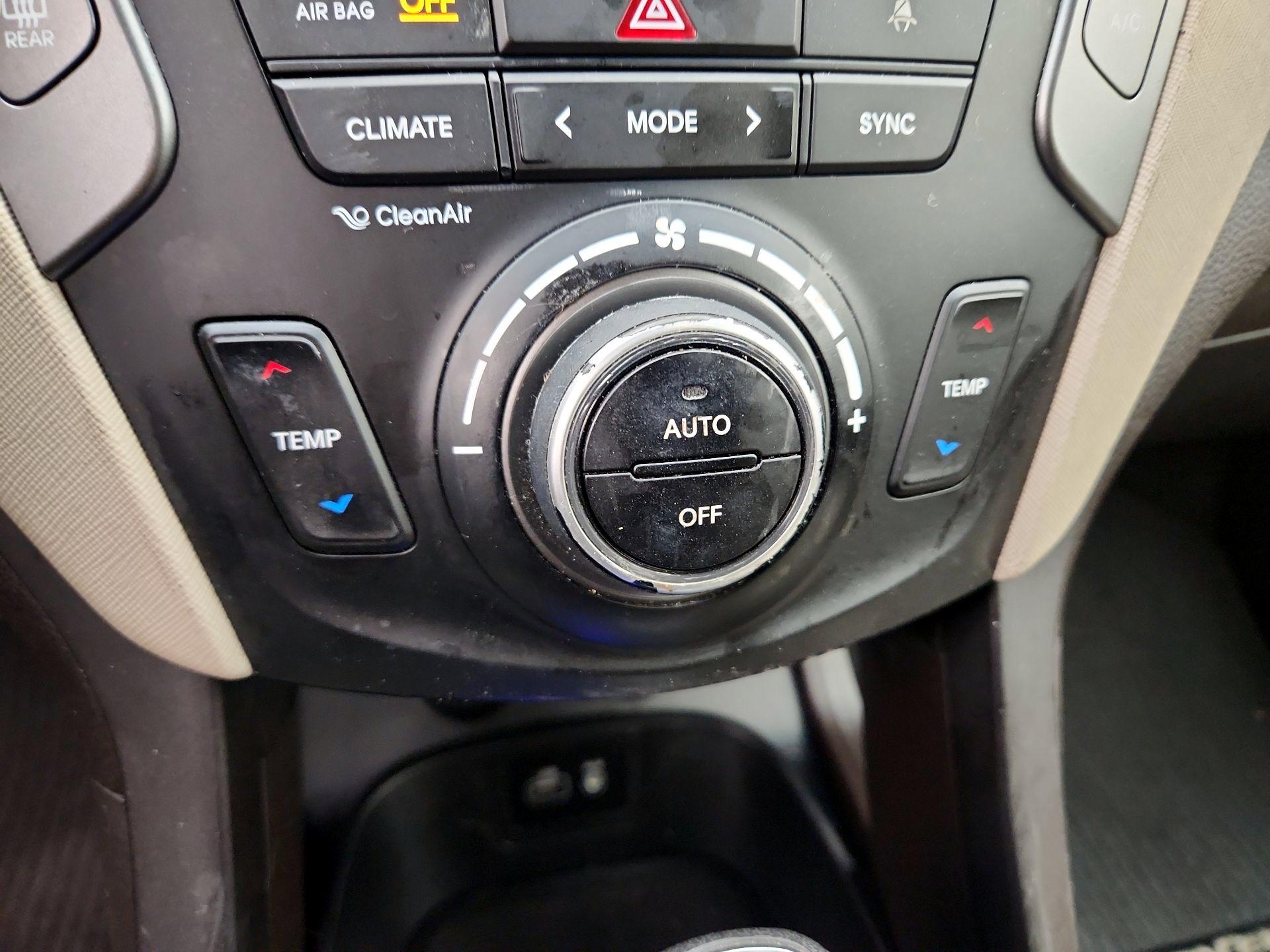 Thumbnail: 2018 Hyundai Santa Fe - 16