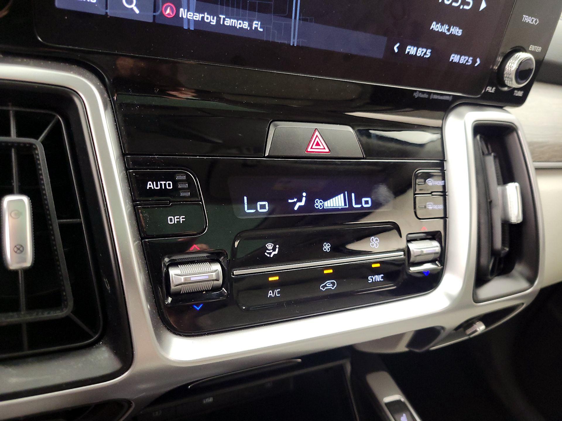 Thumbnail: 2022 Kia Sorento - 17