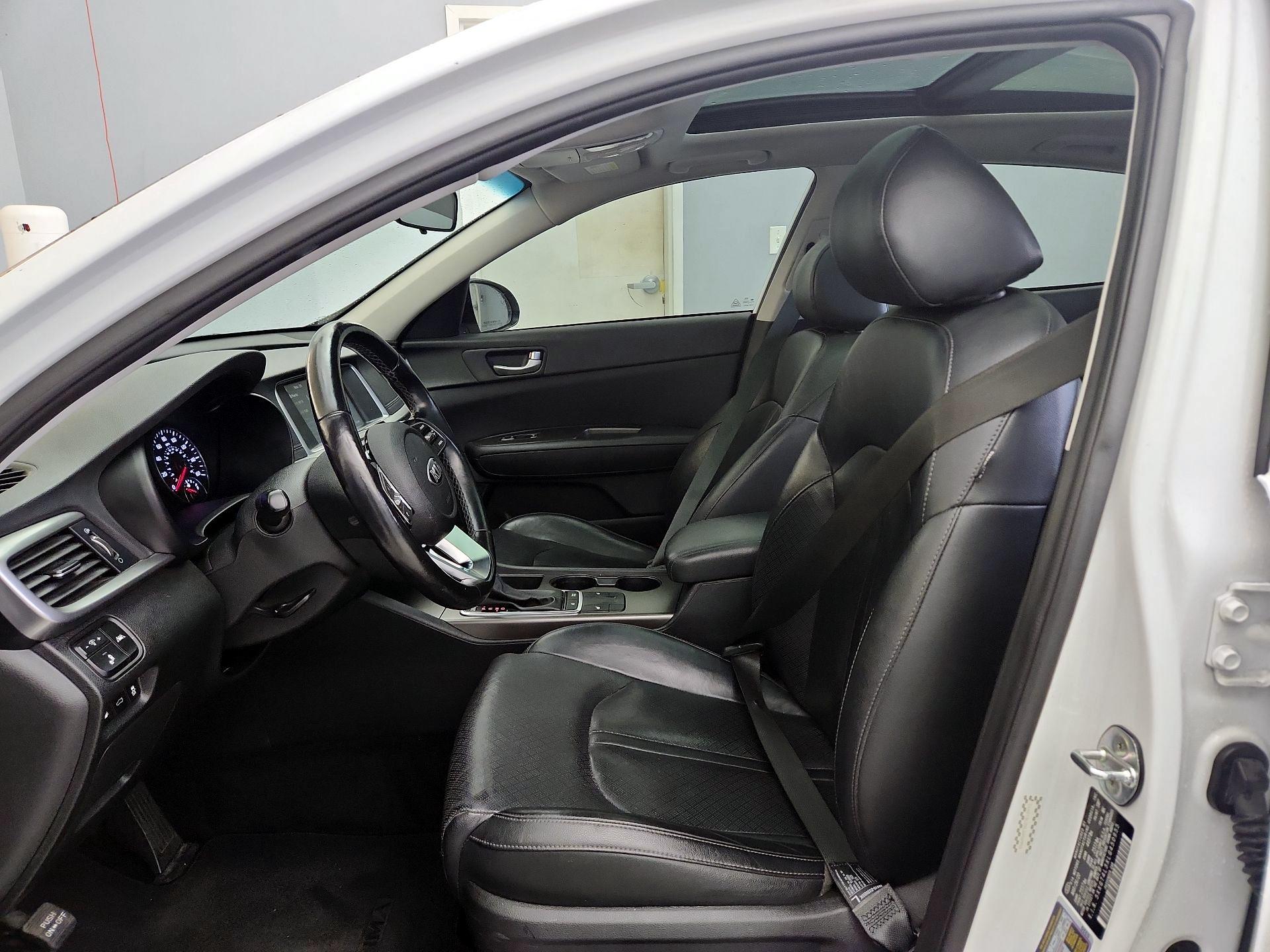 Thumbnail: 2020 Kia Optima - 11