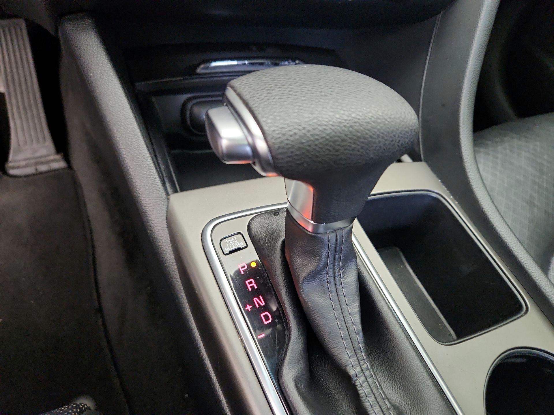 Thumbnail: 2020 Kia Optima - 17