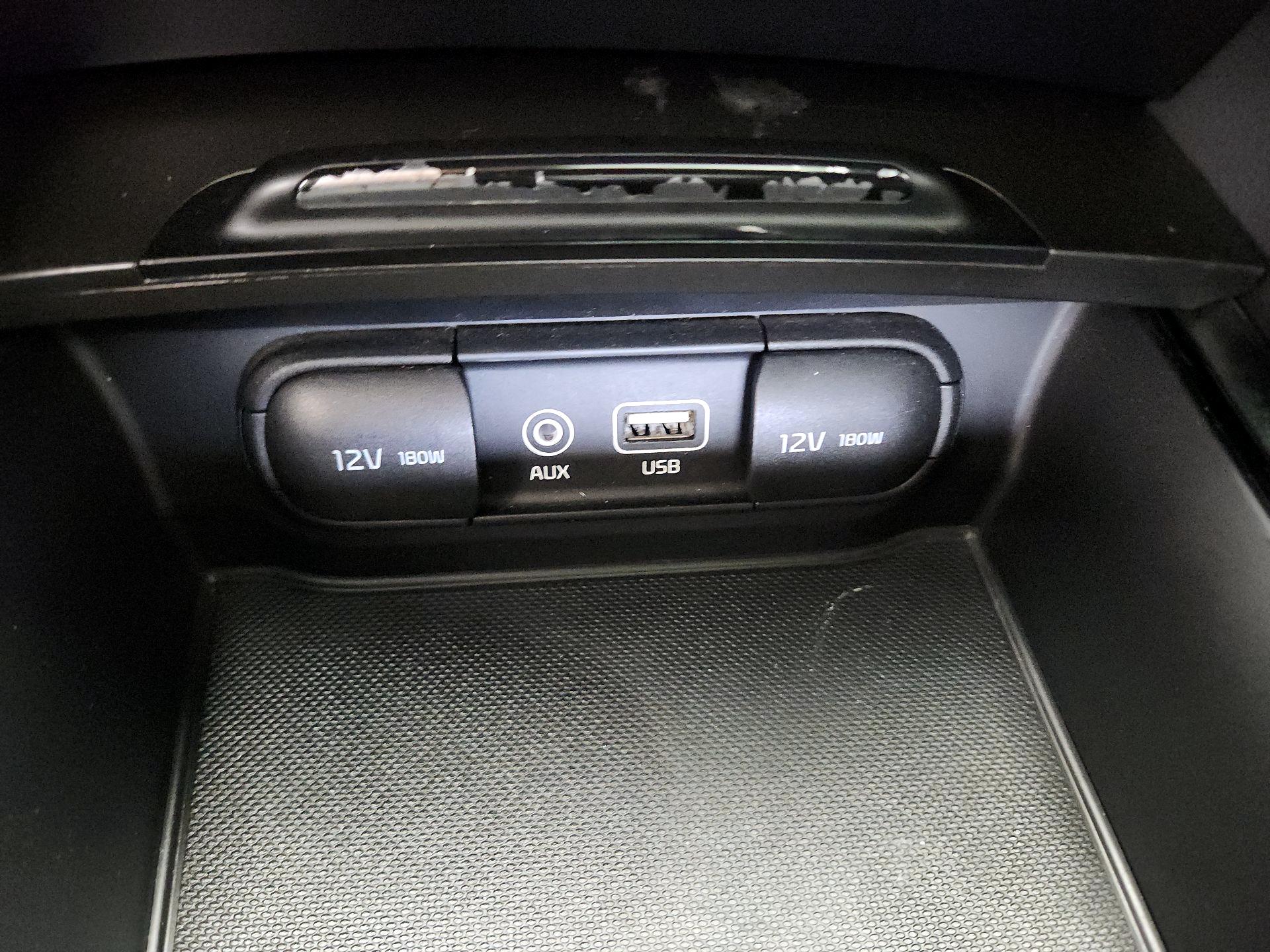 Thumbnail: 2020 Kia Optima - 18