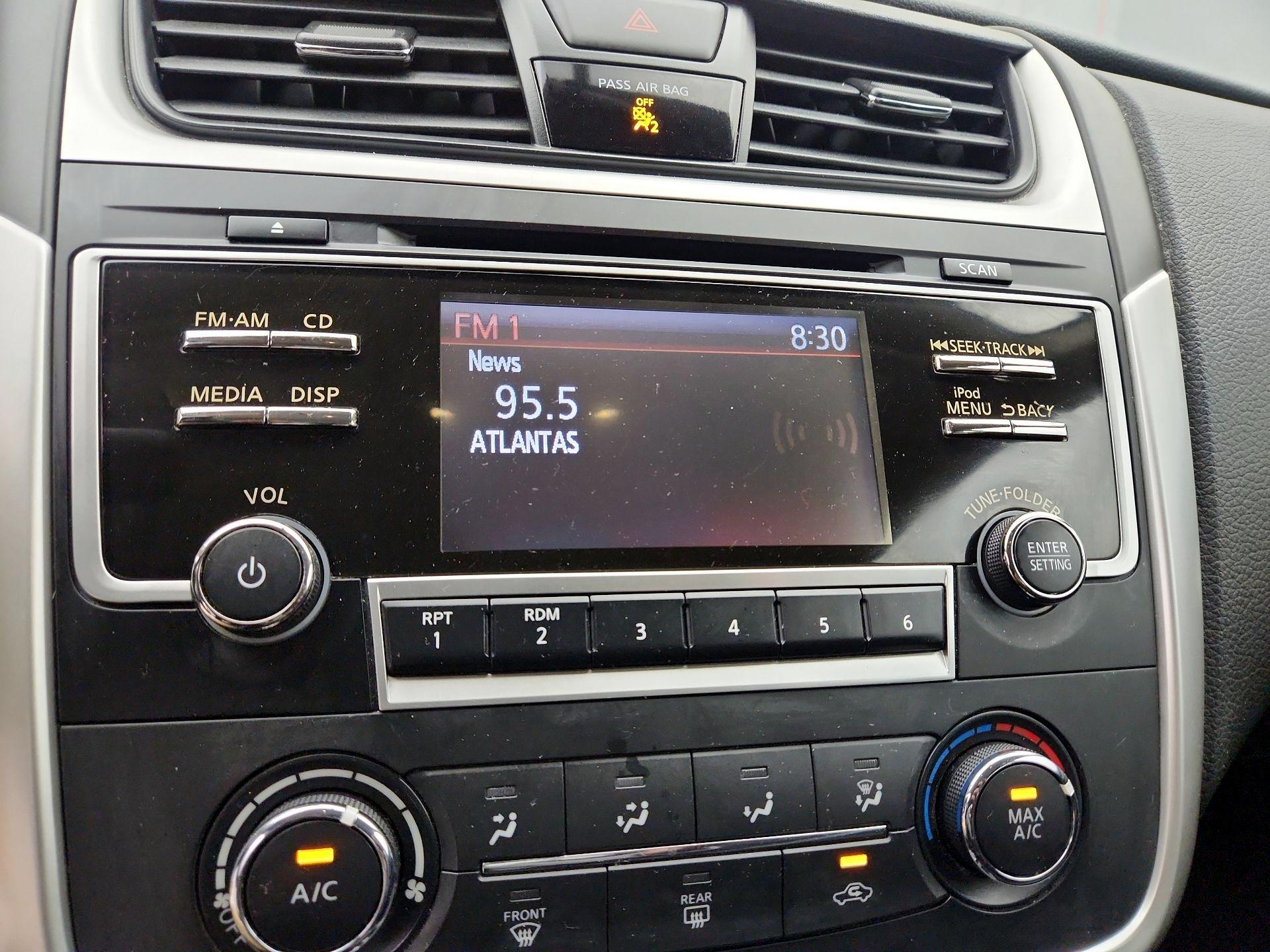 Thumbnail: 2017 Nissan Altima - 15