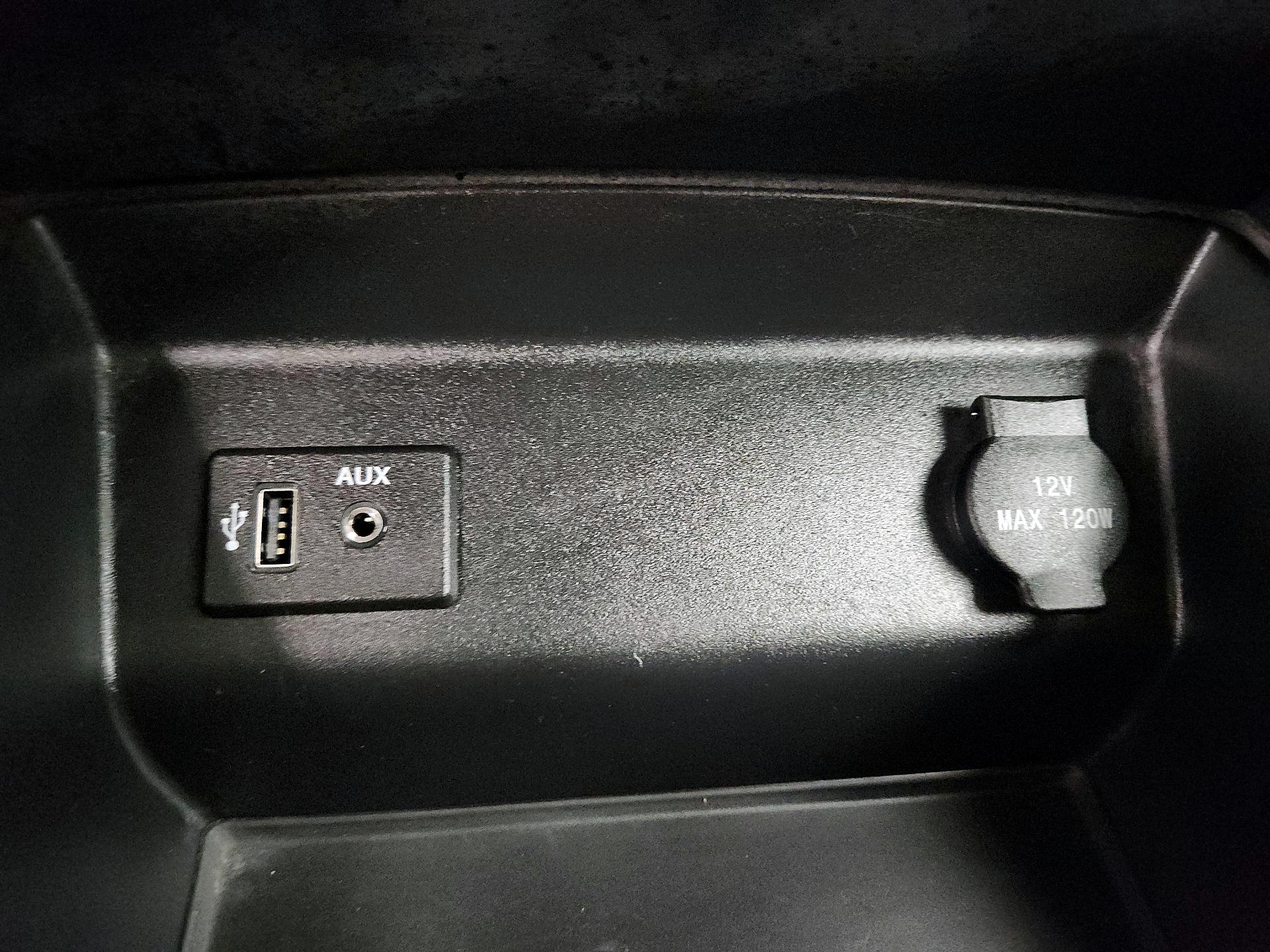 Thumbnail: 2017 Nissan Altima - 18