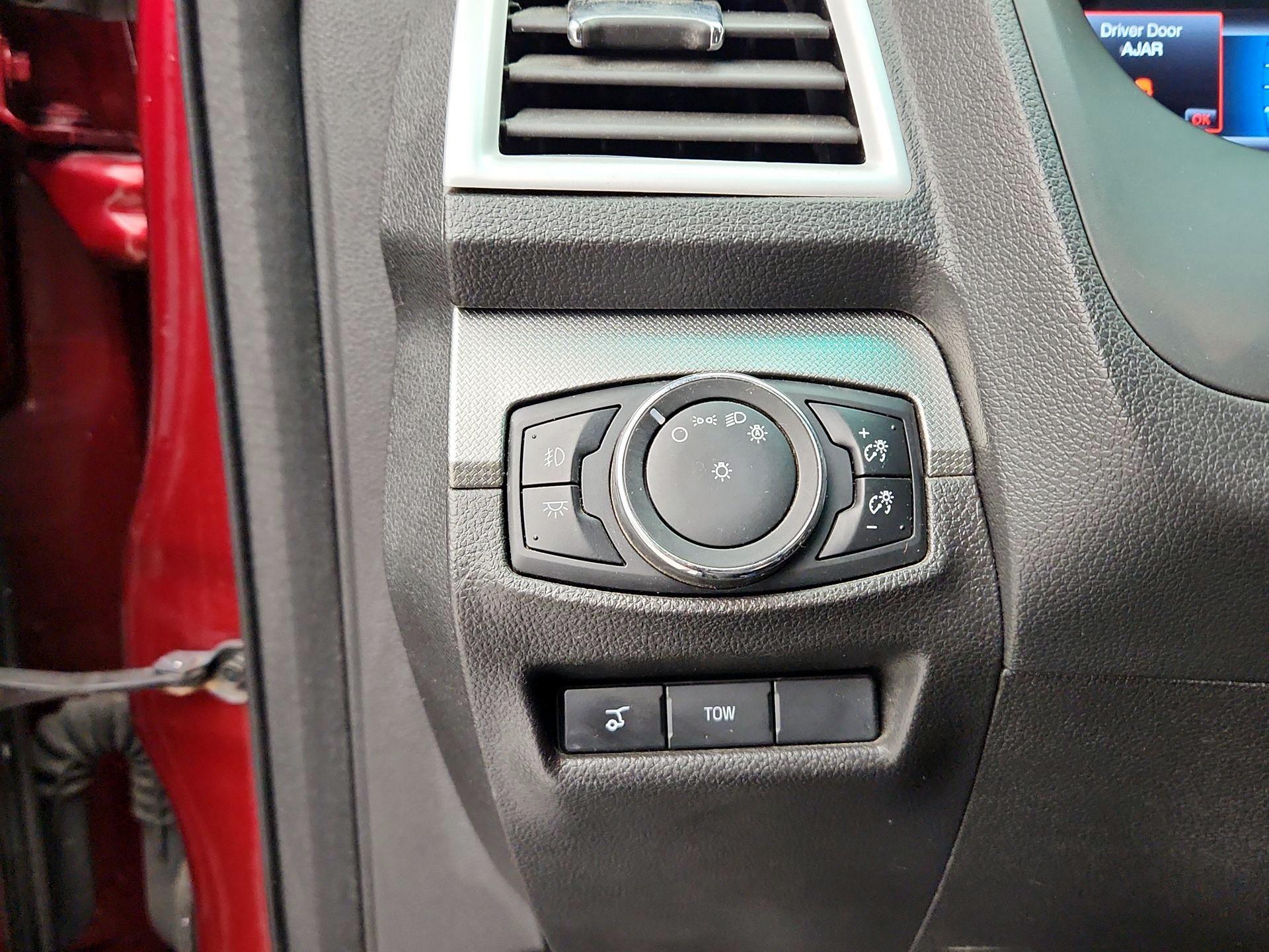 Thumbnail: 2015 Ford Explorer - 13