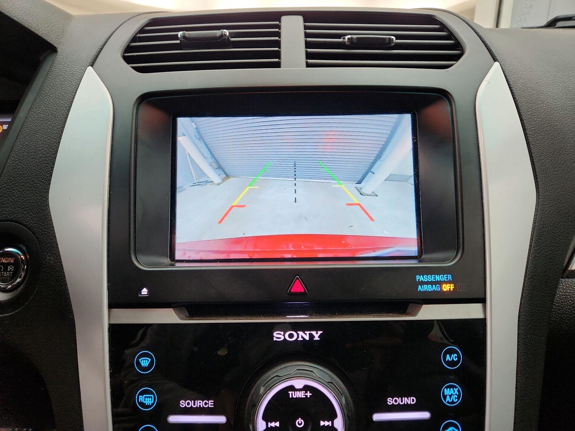 Thumbnail: 2015 Ford Explorer - 14