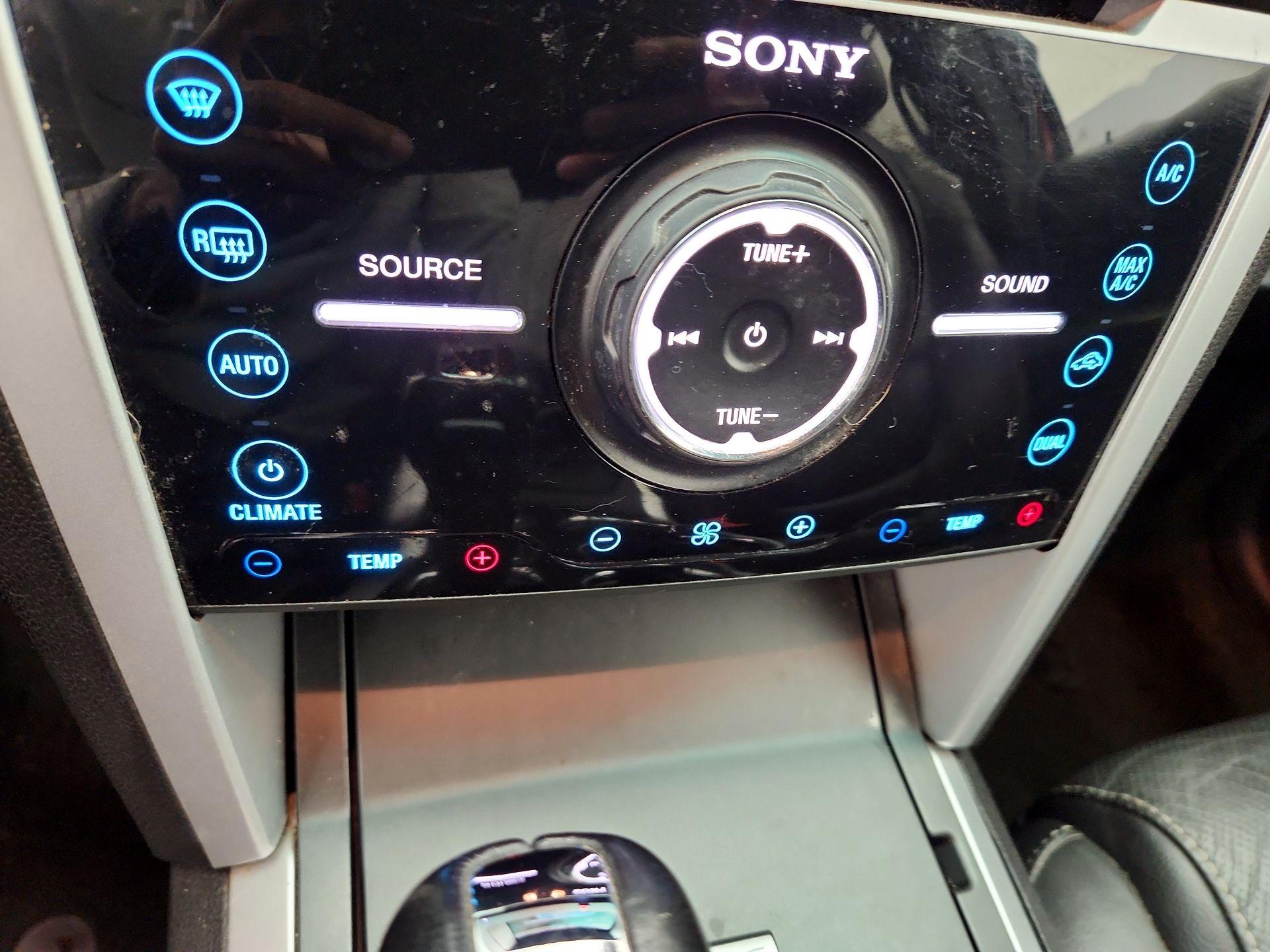 Thumbnail: 2015 Ford Explorer - 16