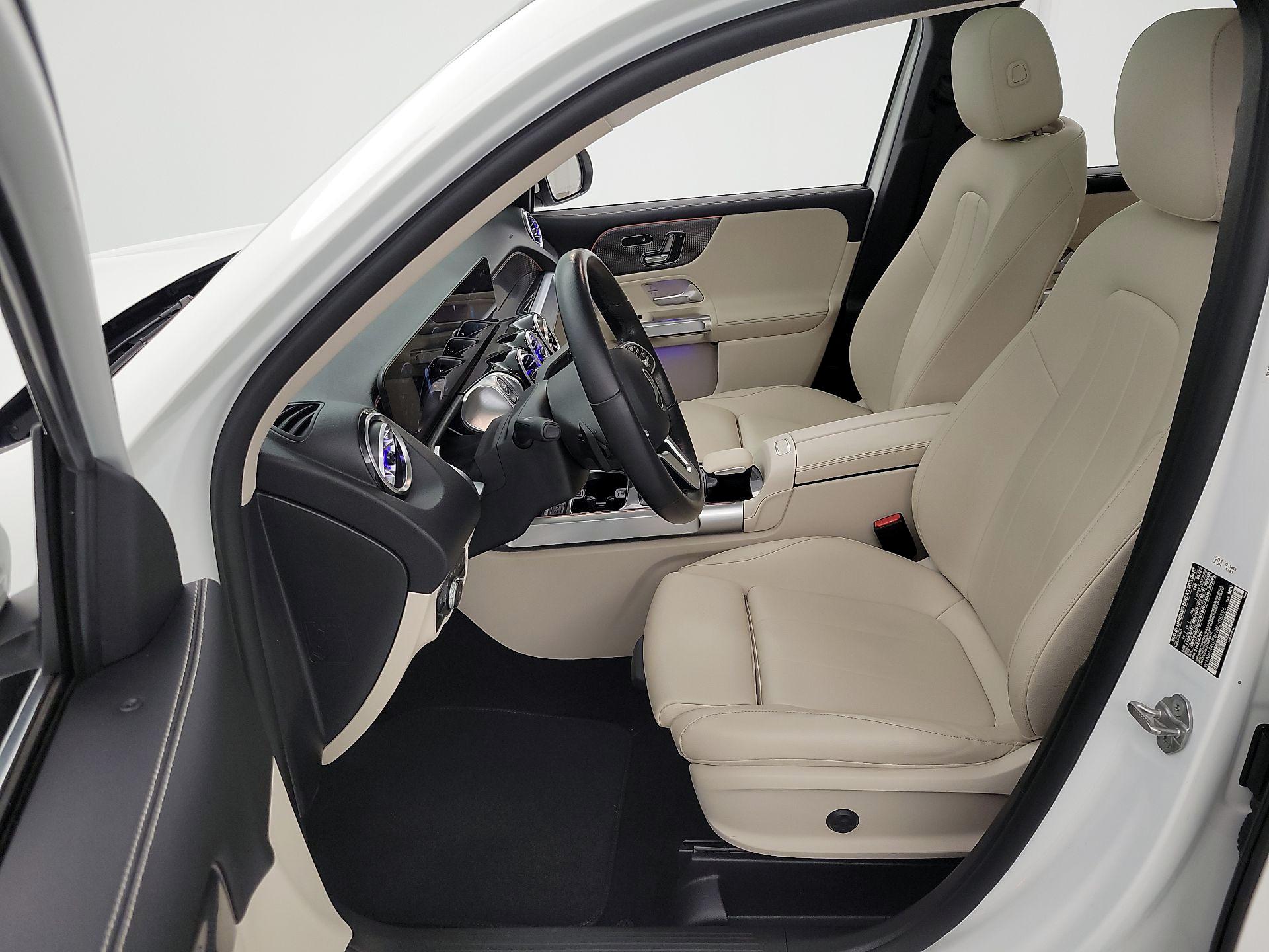 Thumbnail: 2022 Mercedes-Benz GLB - 11