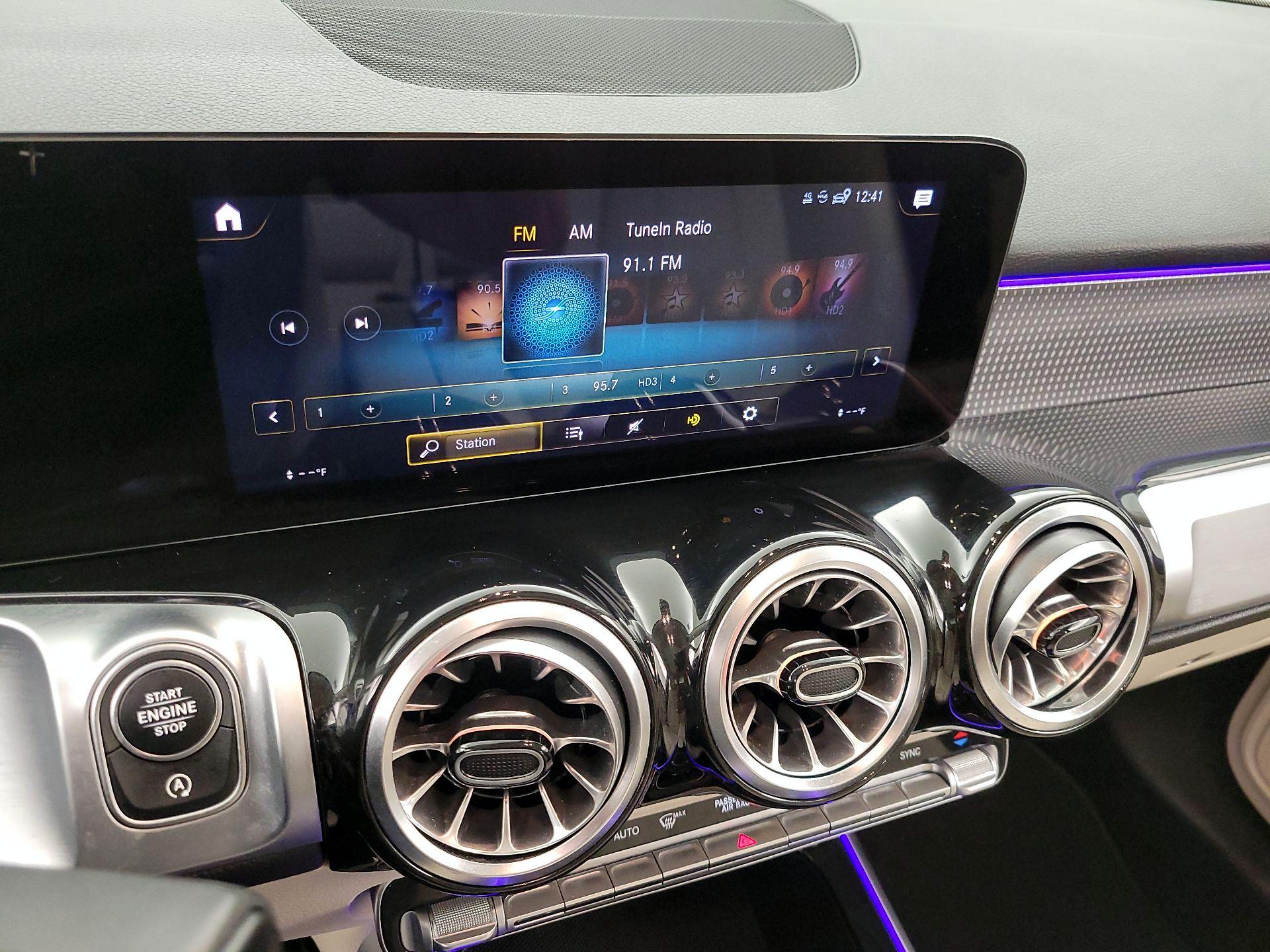 Thumbnail: 2022 Mercedes-Benz GLB - 15