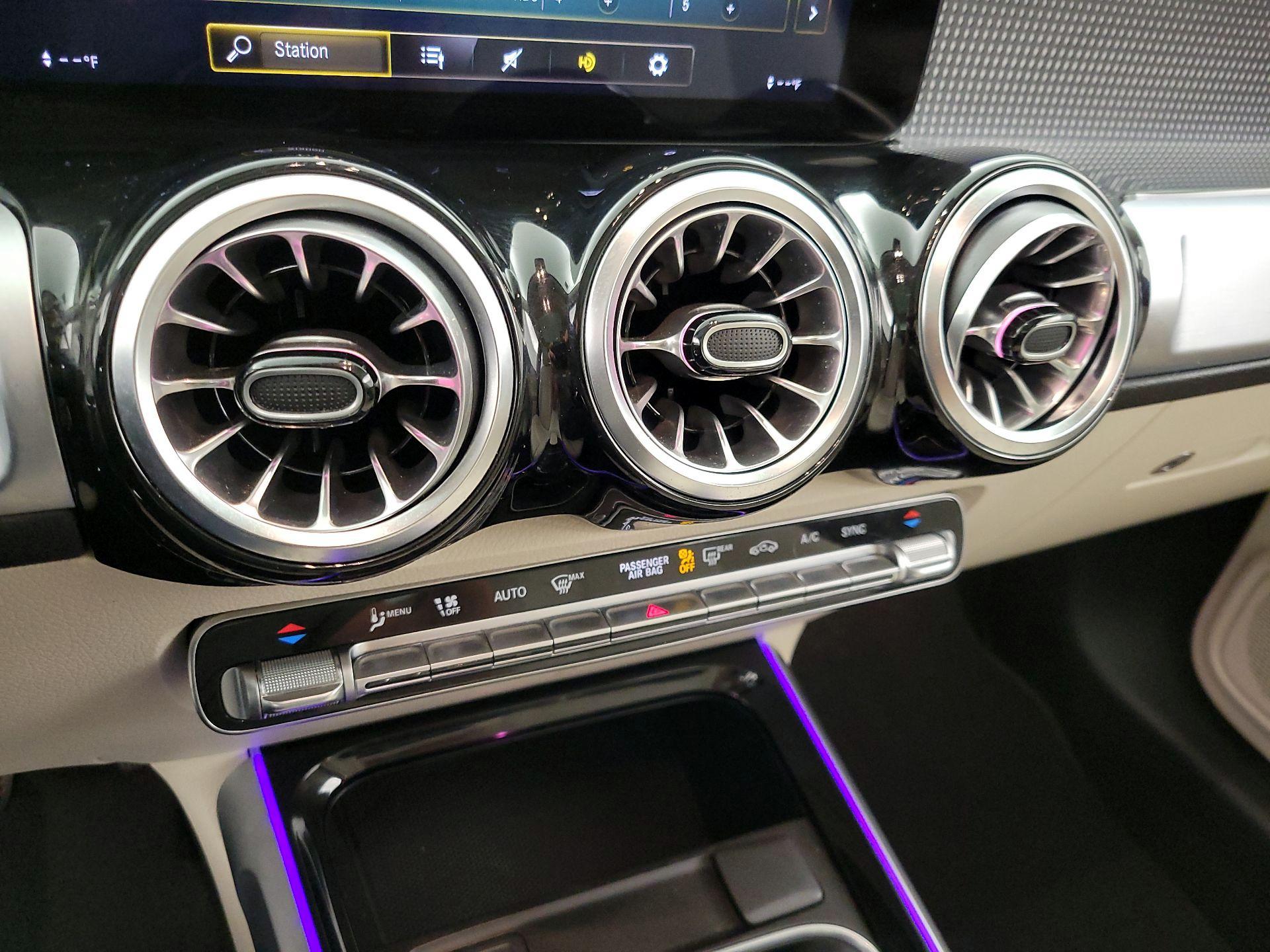 Thumbnail: 2022 Mercedes-Benz GLB - 16