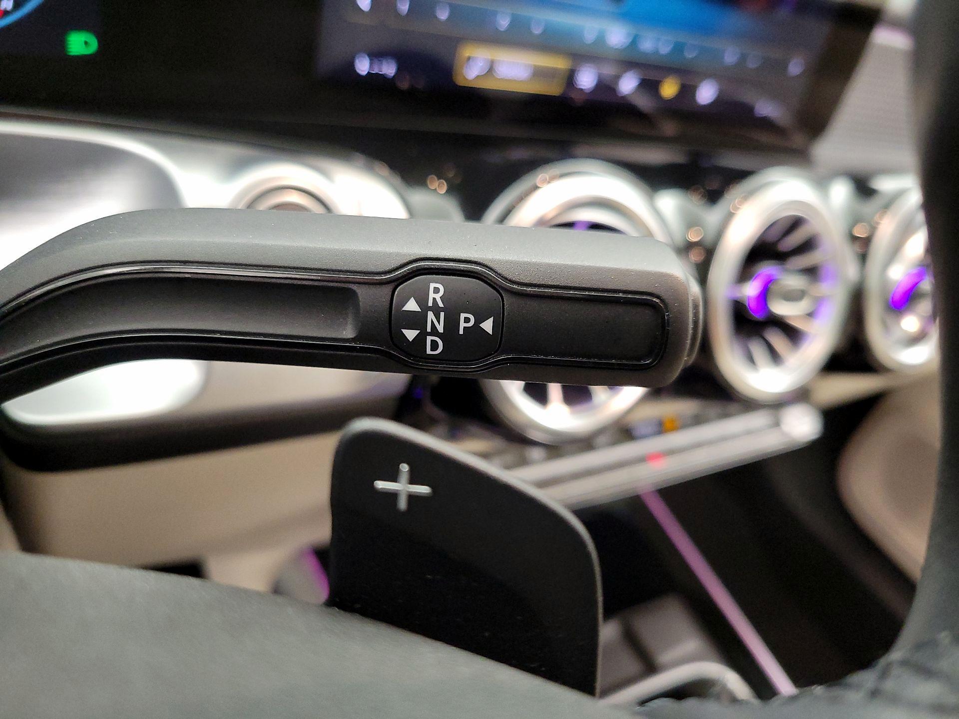 Thumbnail: 2022 Mercedes-Benz GLB - 17