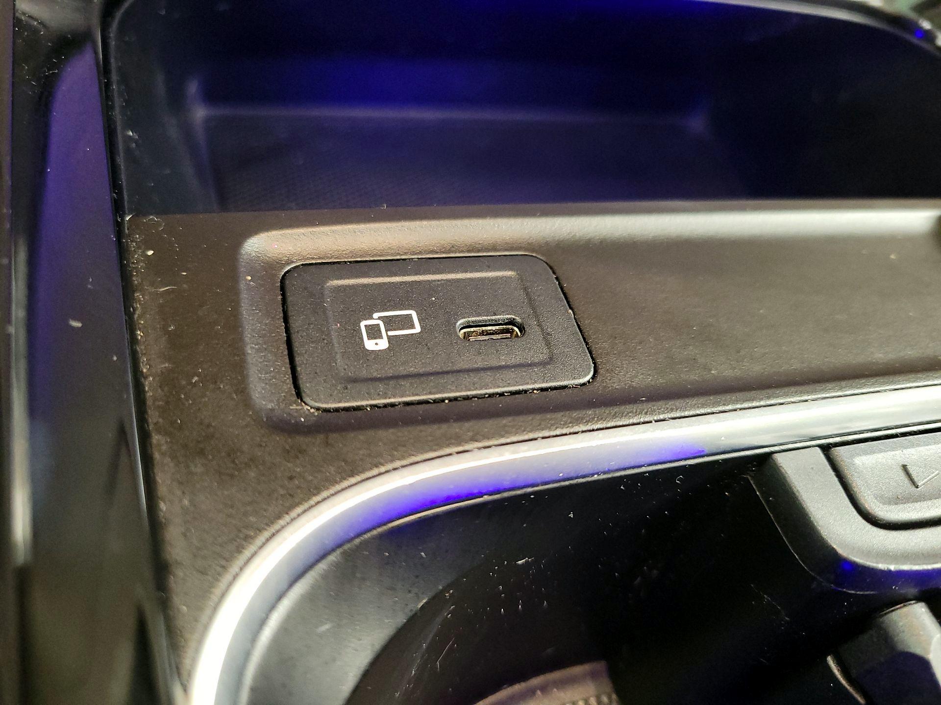 Thumbnail: 2022 Mercedes-Benz GLB - 18