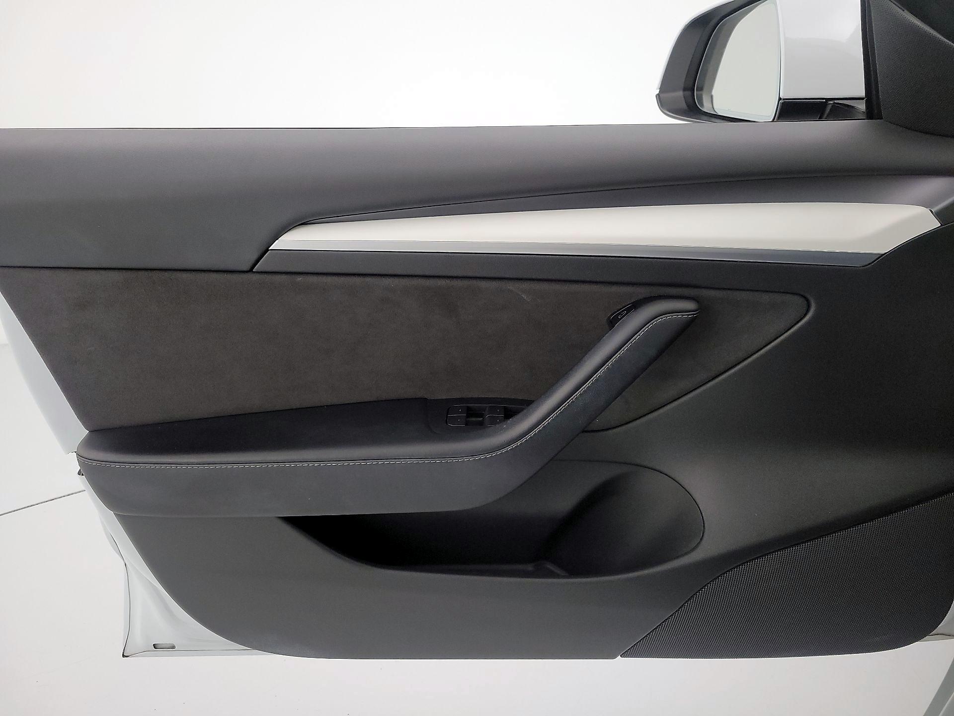 Thumbnail: 2021 Tesla Model 3 - 12