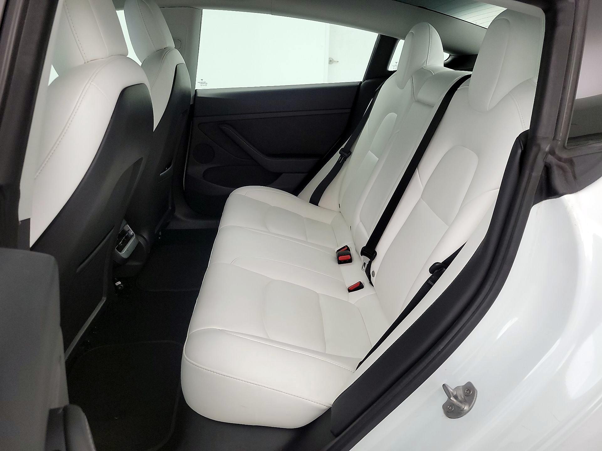 Thumbnail: 2021 Tesla Model 3 - 19