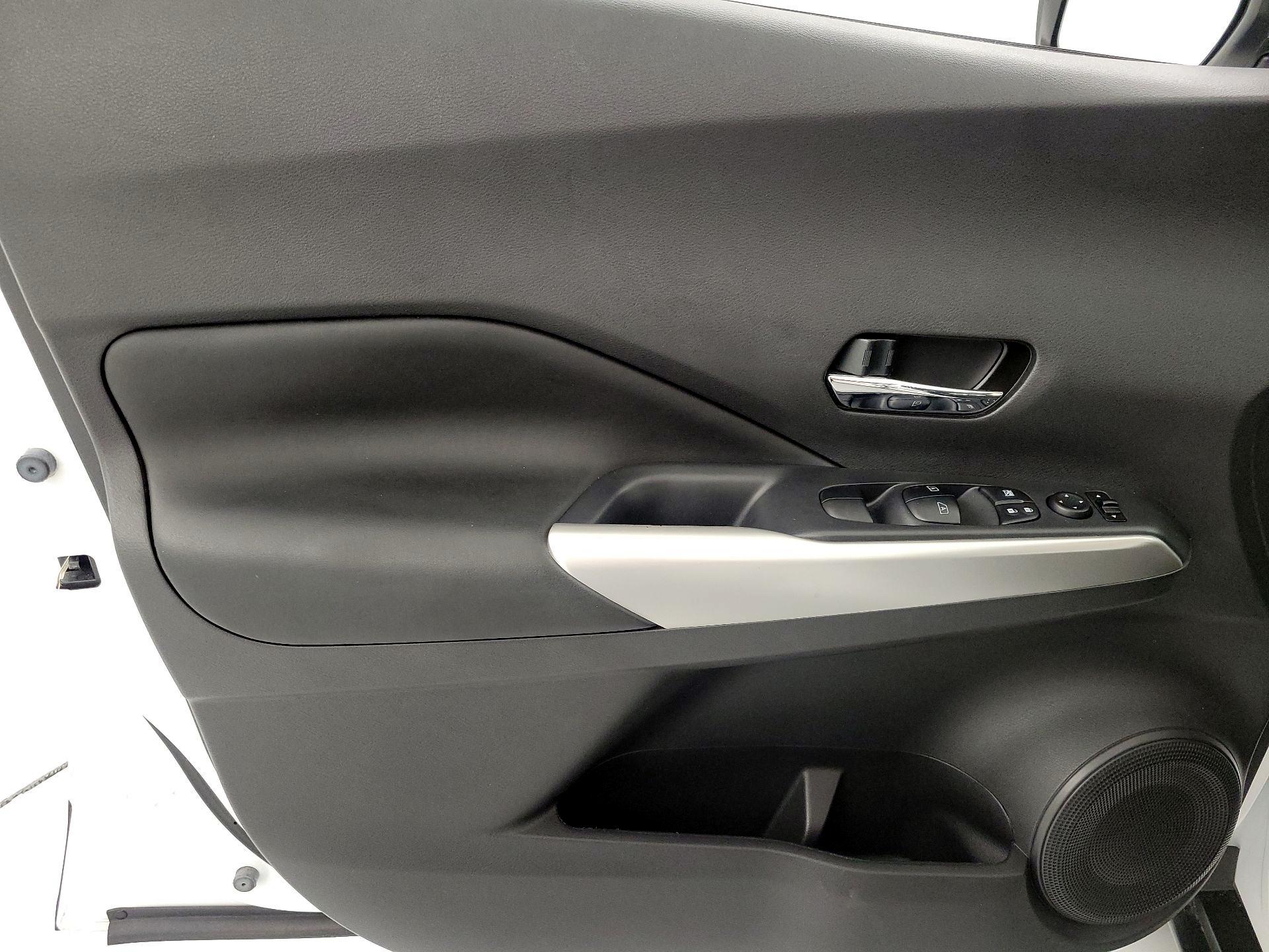 Thumbnail: 2019 Nissan Kicks - 12