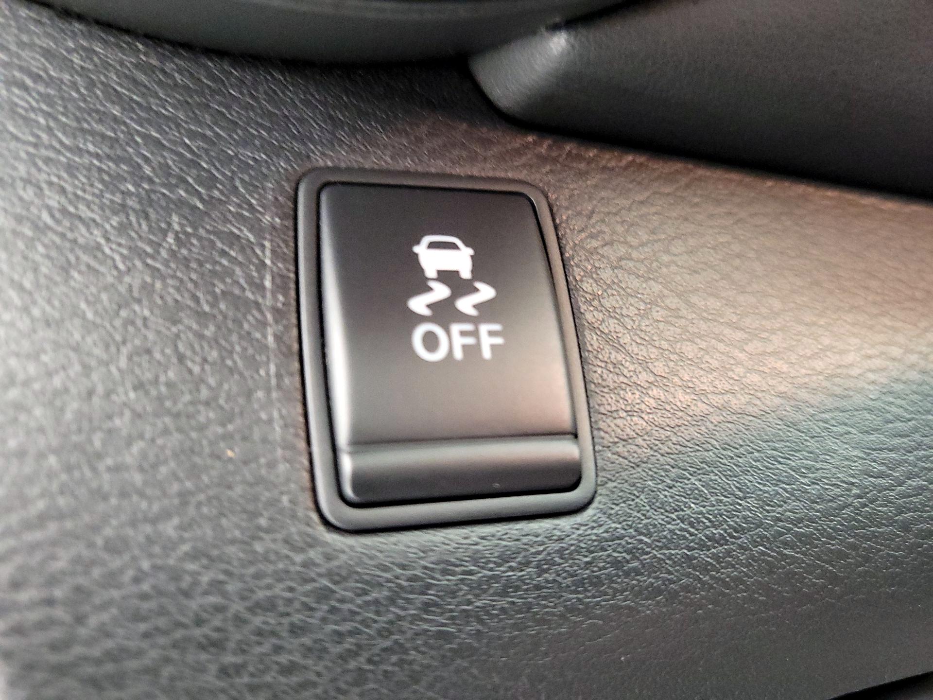 Thumbnail: 2019 Nissan Kicks - 13